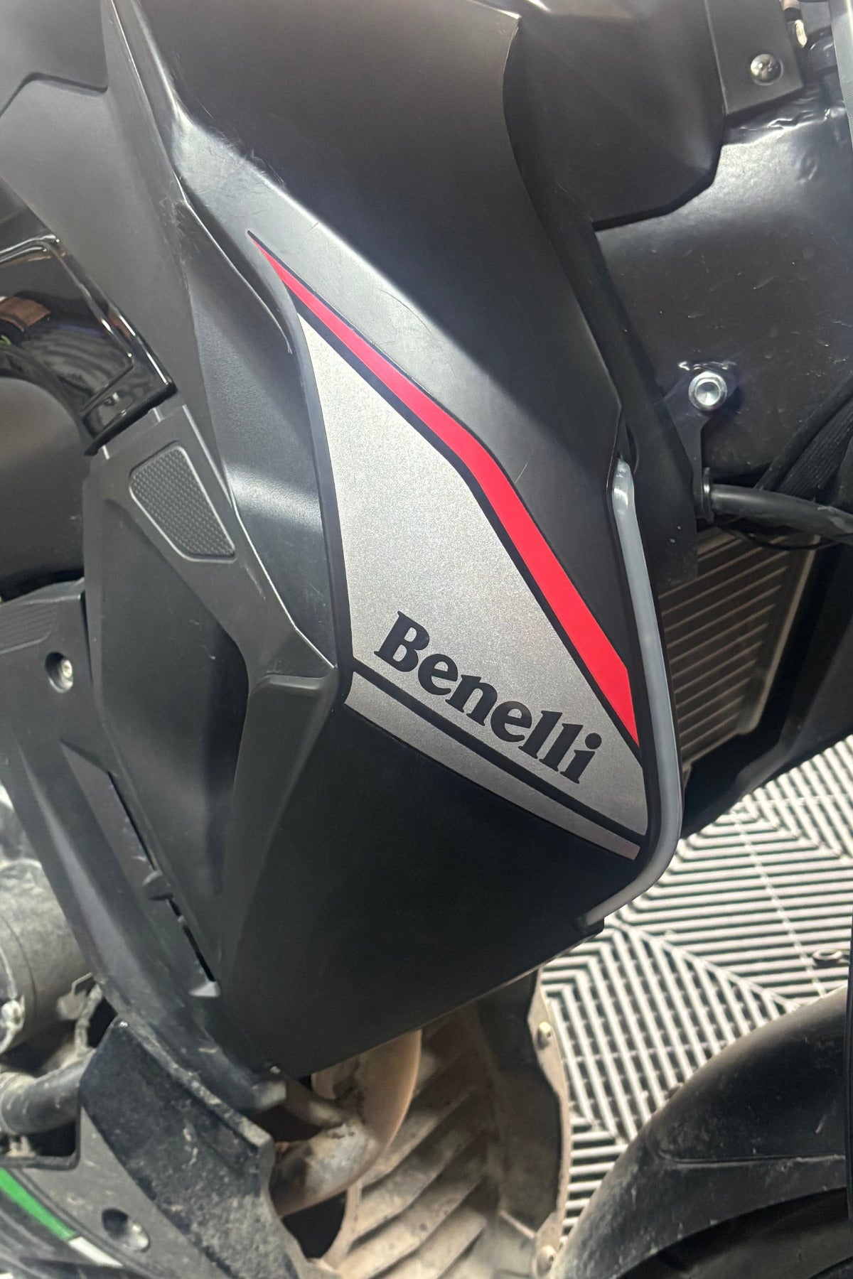 Benelli 125s için Orijinal Sticker Seti (Sağ ve Sol )