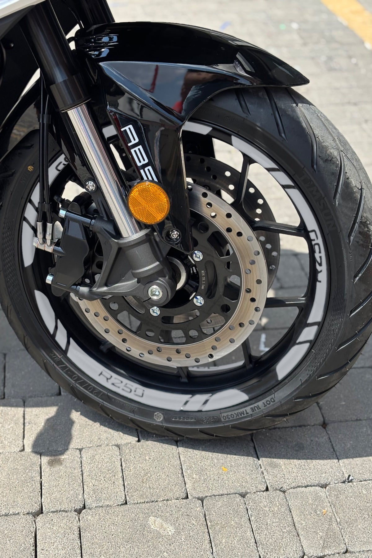 RKS R250 için 12 Parça R250 Yazılı Jant Şeridi Sticker Seti (Ön Arka Sağ Sol Yeterli)