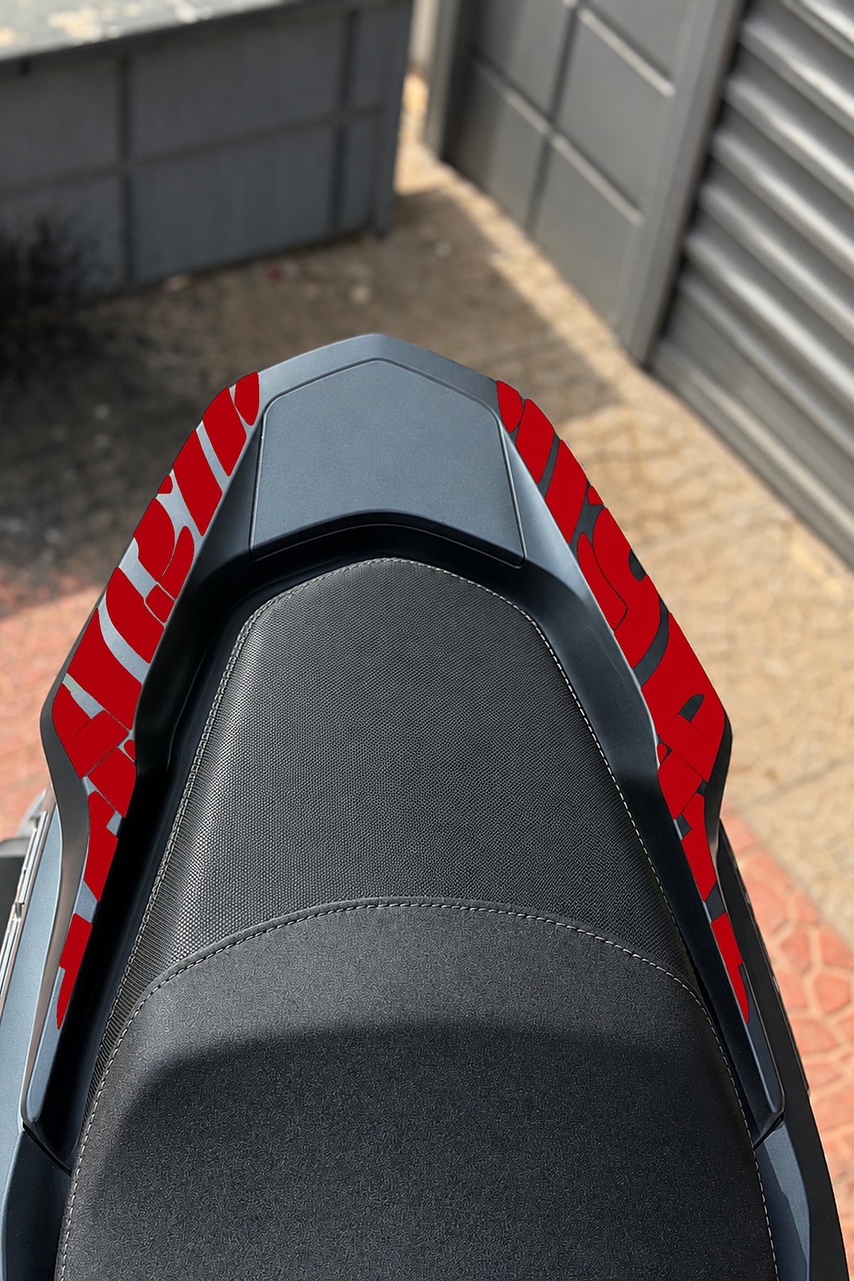 Honda PCX Deluxe için Kuyruk Üstü Tribal Desen Sticker (2025-2026 Uyumlu)