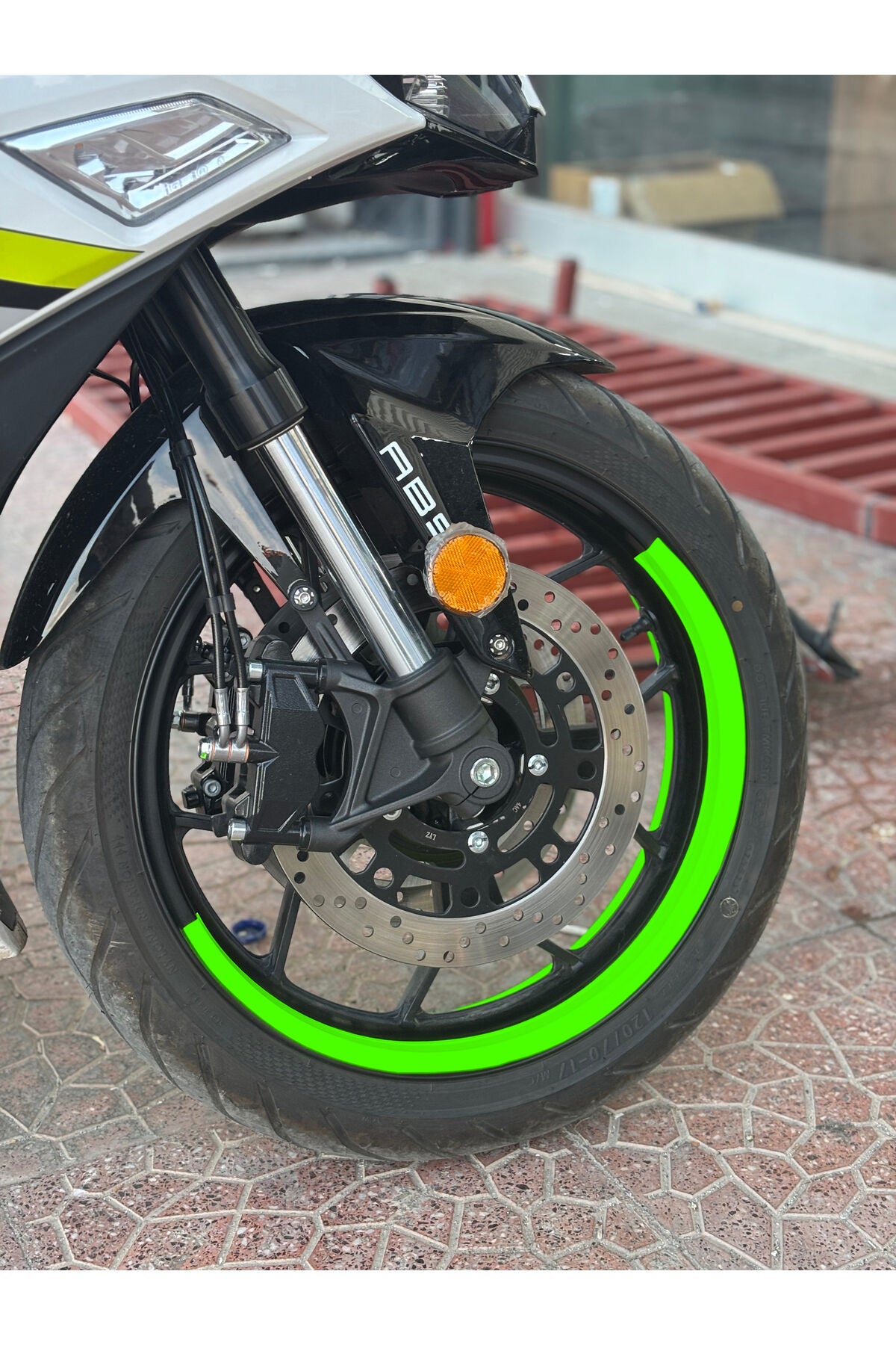 17 Inch Jantlara Uyumlu 4 Parça Yarım Jant Şeridi Sticker Seti (1 Motora Tam Yeter)