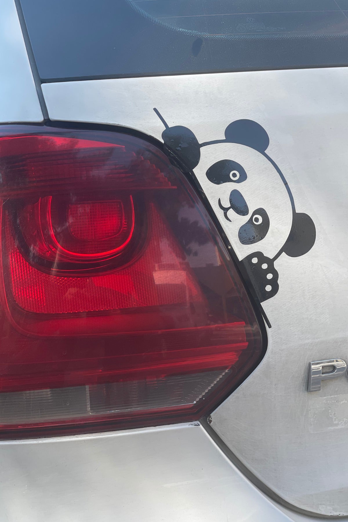 Araba için Bagajdan Bakan  Panda Sticker Etiket Tüm Araçlara Uyumlu (1 Adet)