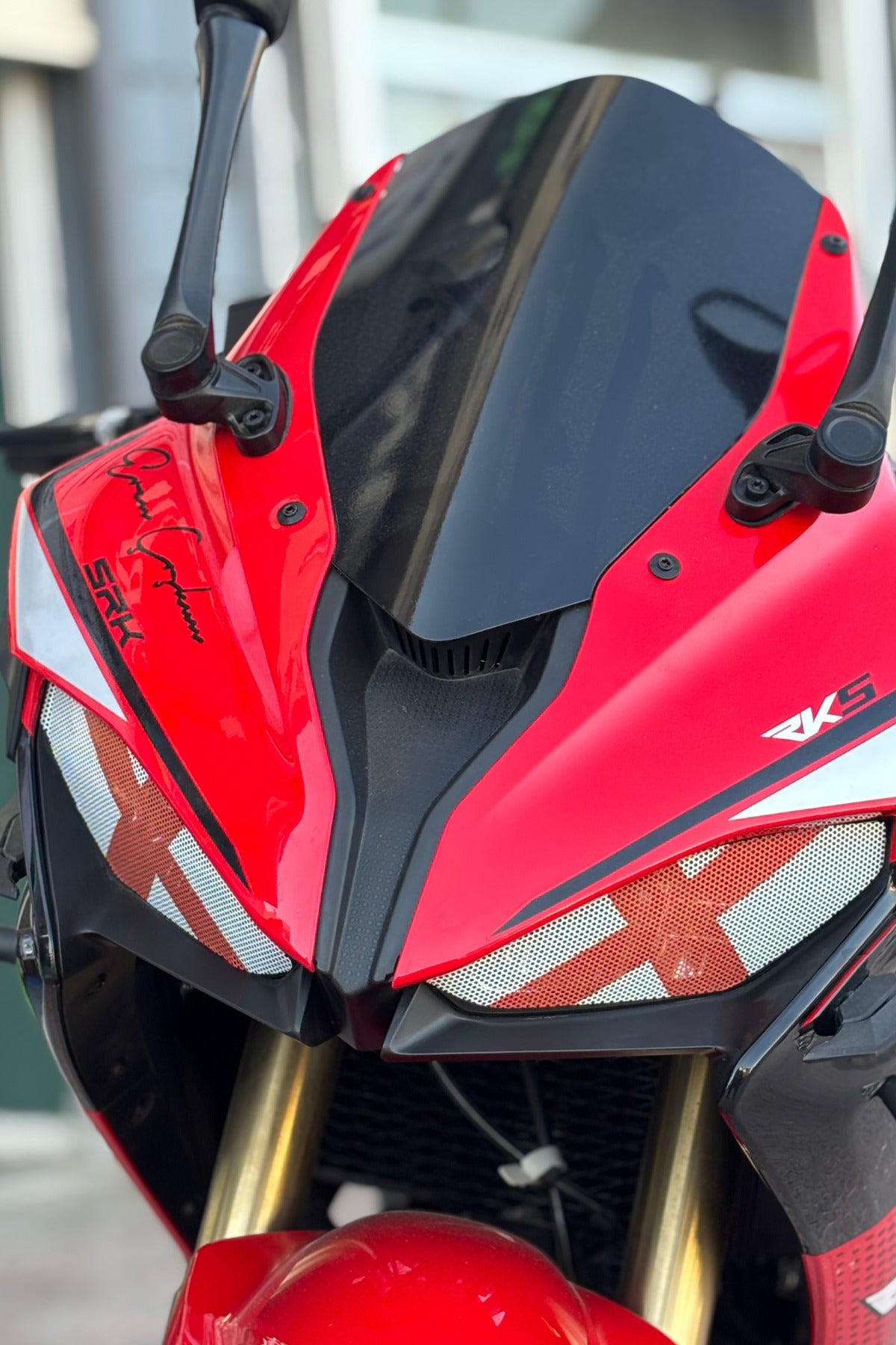 RKS SRK125 için Far Üstü Sticker Delikli Aydınlatma Engellemez (Sağ ve Sol)