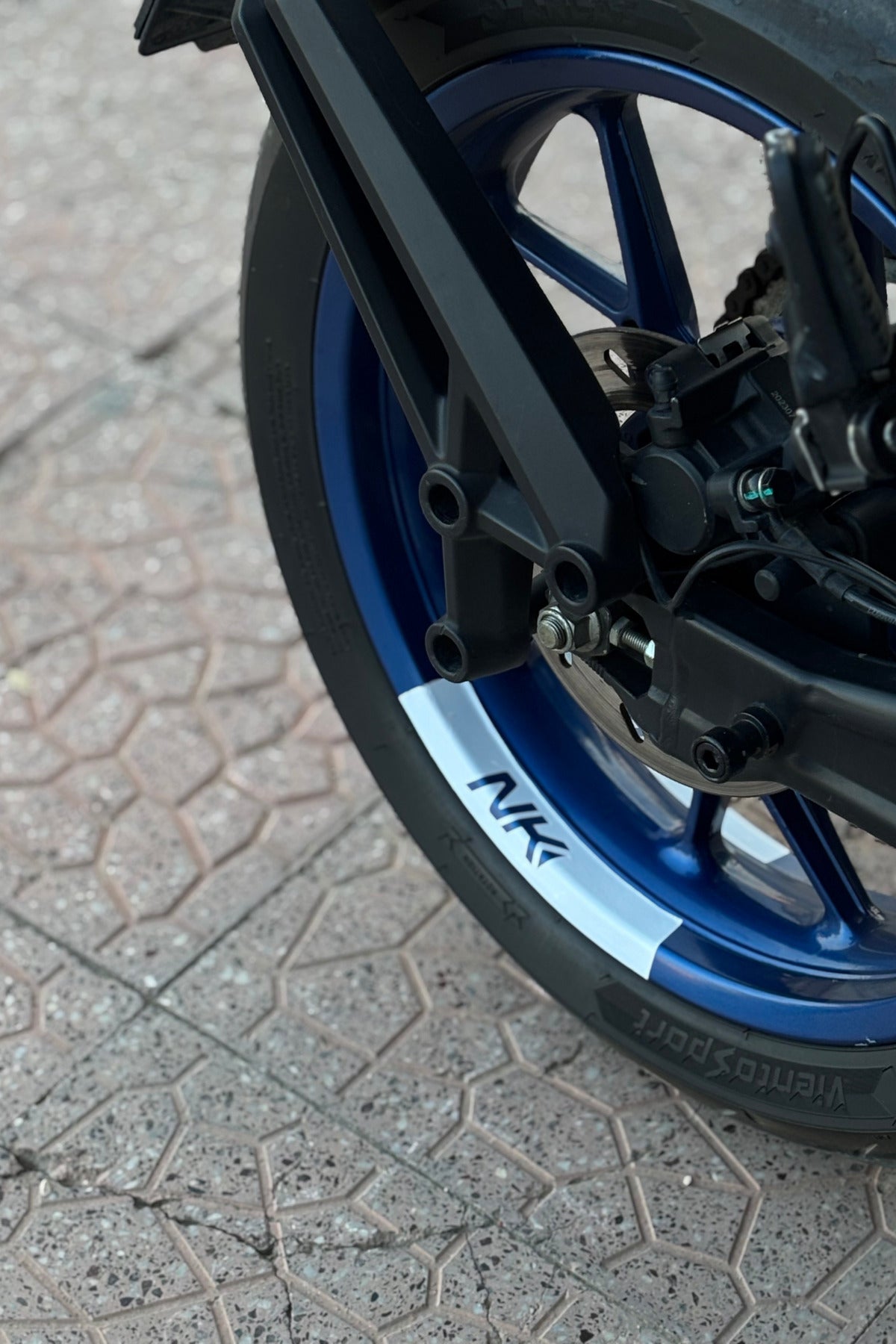 CFMOTO NK250 için Jant içi Logolu NK Parça Detay Sticker Seti Jant Şeridi (4 Parça)