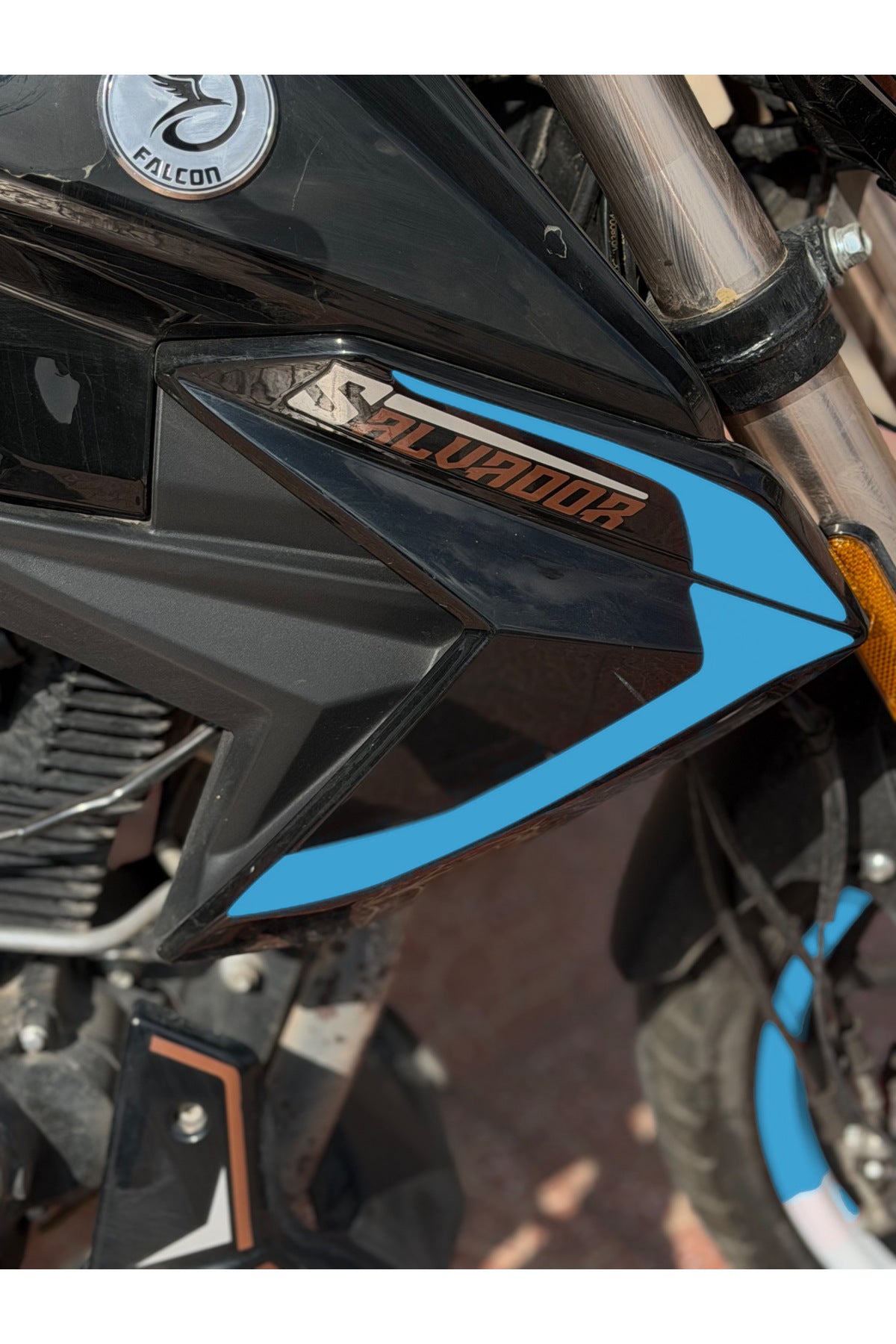 Falcon Salvador S188 Motosiklet için Ön Yan Panel Orijinal Renk Değişim Stickerları ( 4 Parça)