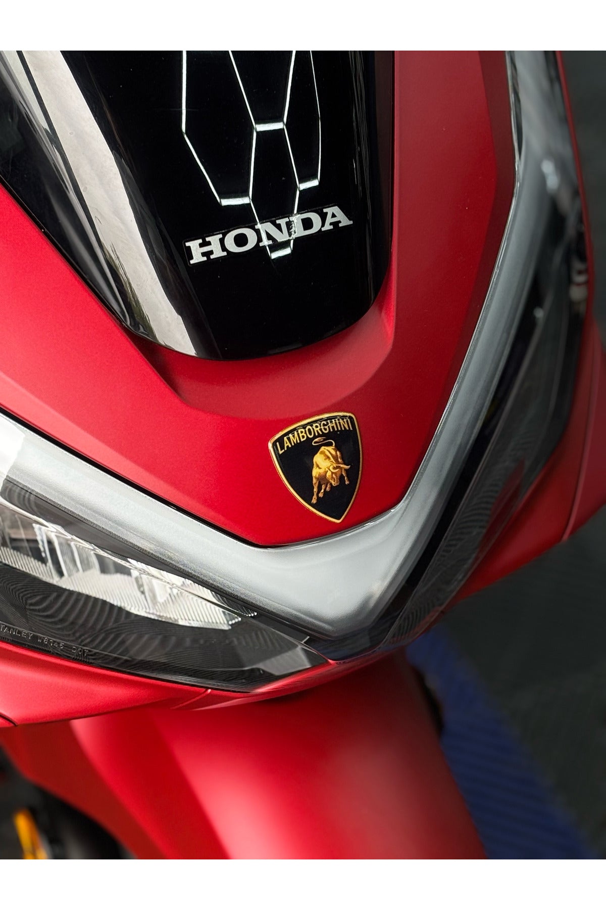 Honda PCX ve Scooter Grubu için Lambo Logo Sticker Etiket