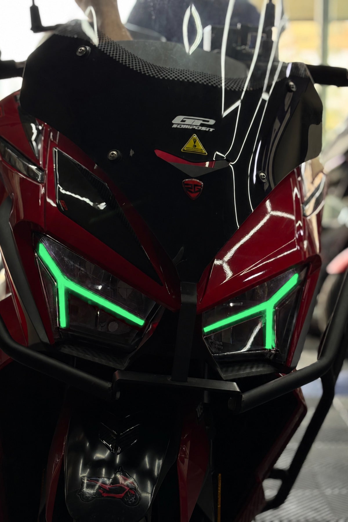 SYM JETX Scooter için Gündüz Ledi için Hazır Kesim Far tasarım Far Renklendirme Sticker (Sağ ve Sol)