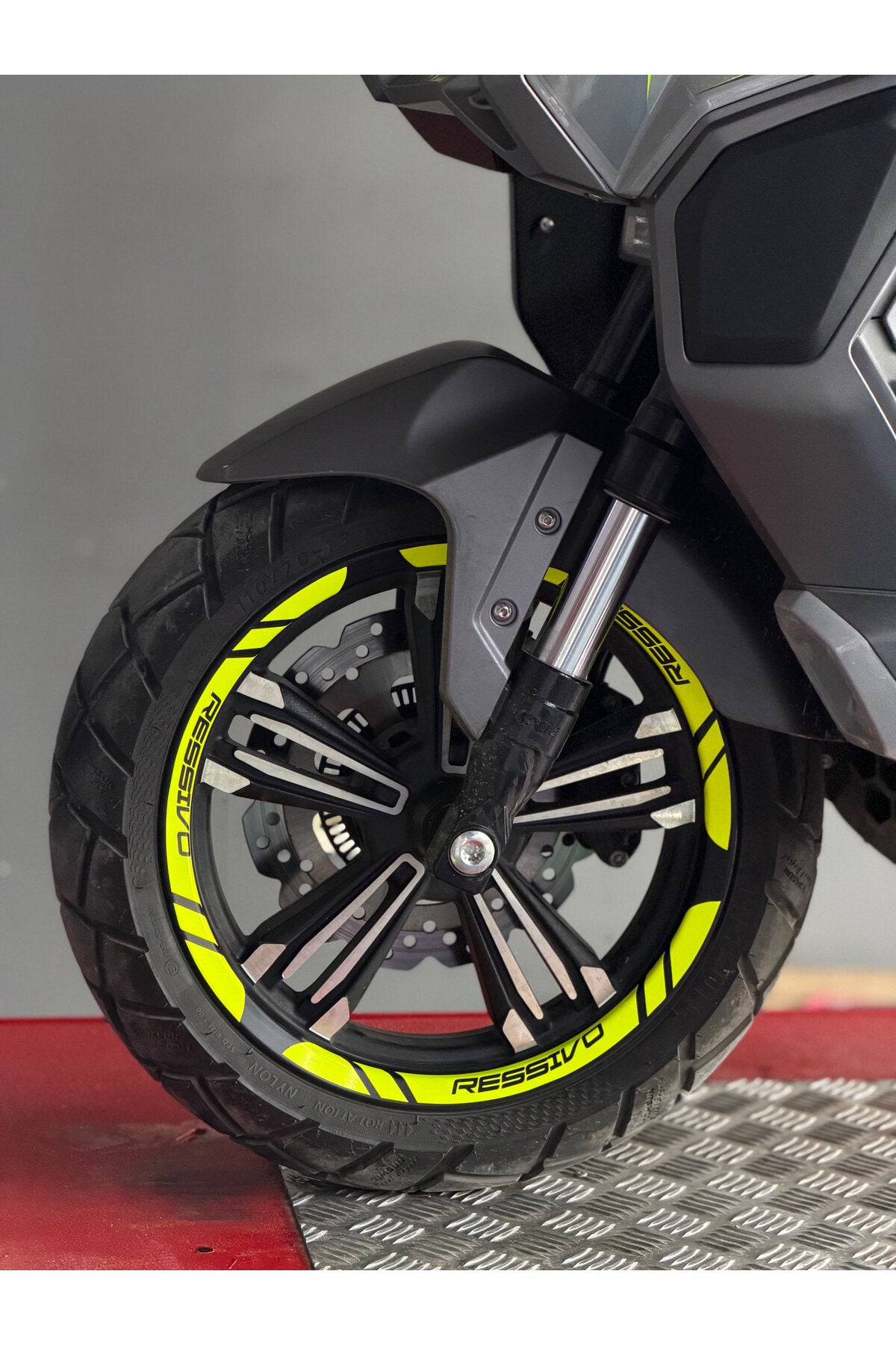 Mondial Ressivo Scooter için Jant Şeridi Sticker Seti (12 Parça Ön Arka Yeterli)