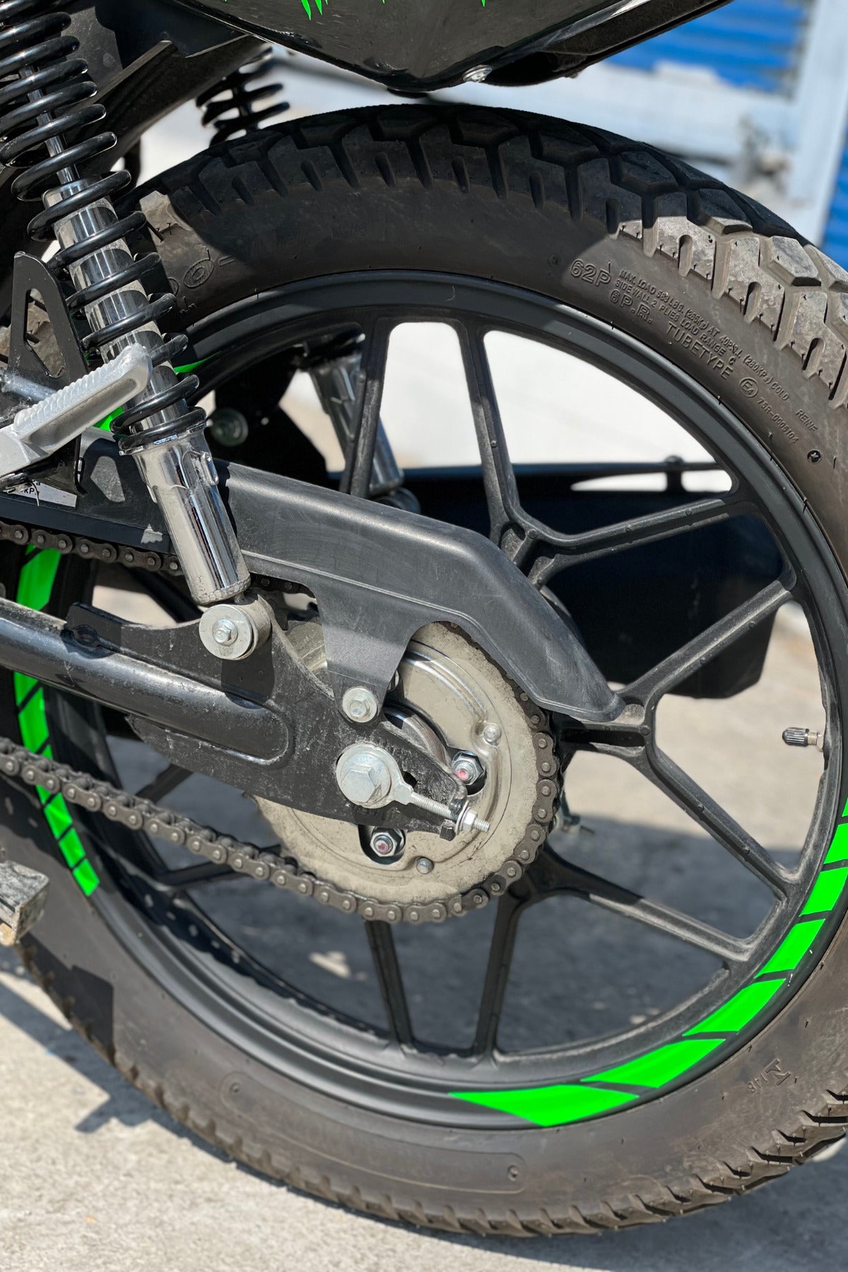 Motor Jantı için Neon Yeşil Dekoratif Jant Şeridi Seti ( 8 Parça Jant Şeridi)