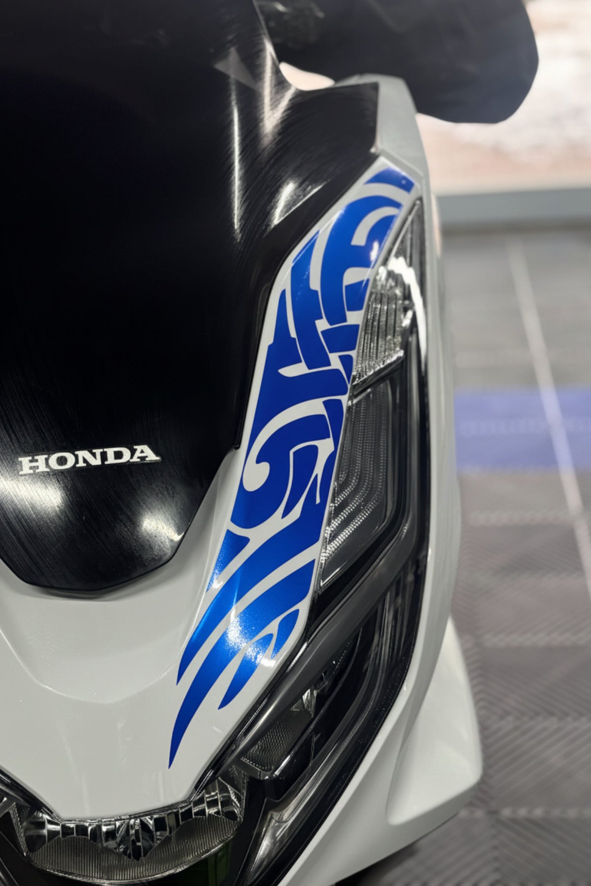Honda PCX için Uyumlu Far Üstü Tribal Desen Sticker Etiket (Tam Uyumlu Kesme Biçmesiz)