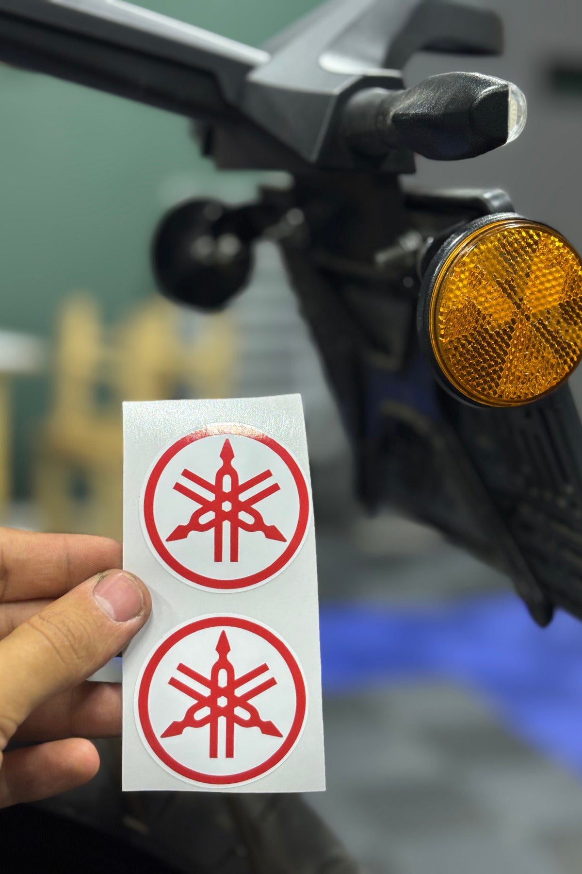 Yamaha Motosiklet Grubu Kedigözü Reflektörü için 5CMx5CM Sticker Etiket (2 Adet)