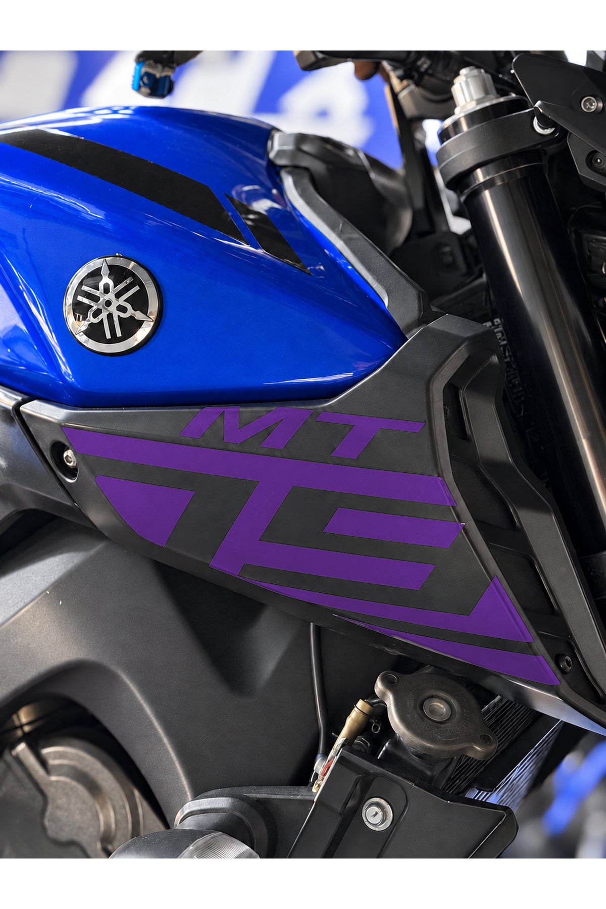 Yamaha MT-09 için Yan Grenajlara Uyumlu Kaplamalı MT-09 Sticker Etiket (2018-2019-2020)