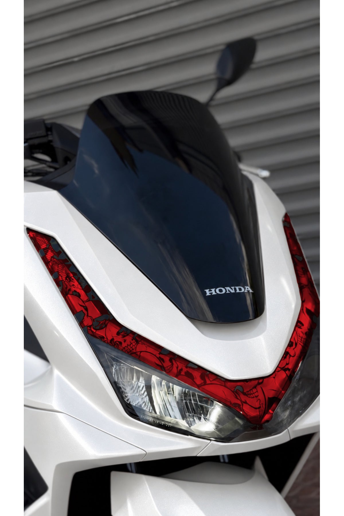 Honda PCX Deluxe için Kurukafa Desenli Far Renklendirme Far Tasarım Film Sticker