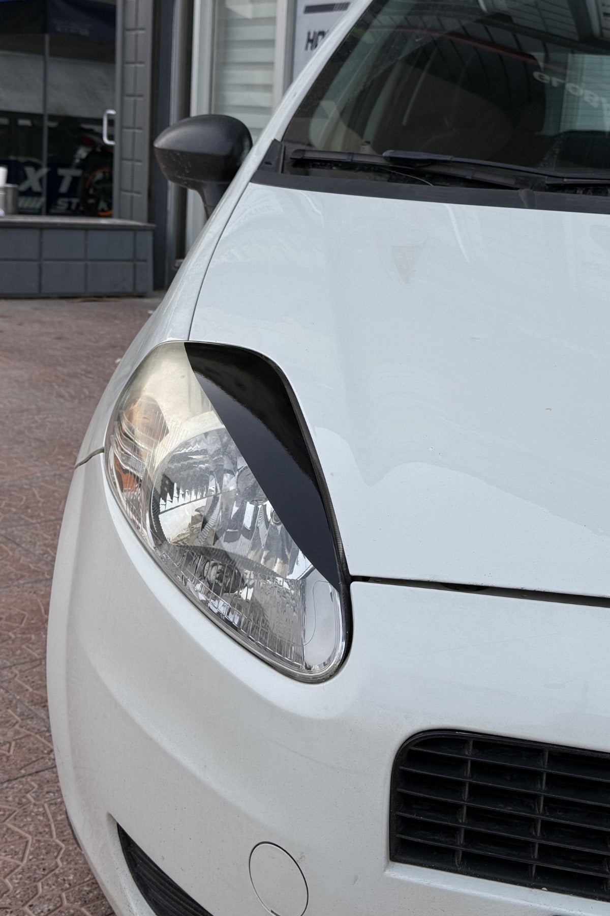 Fiat Punto için Siyah Renk Far Kaşı Sticker Seti (Sağ ve Sol=