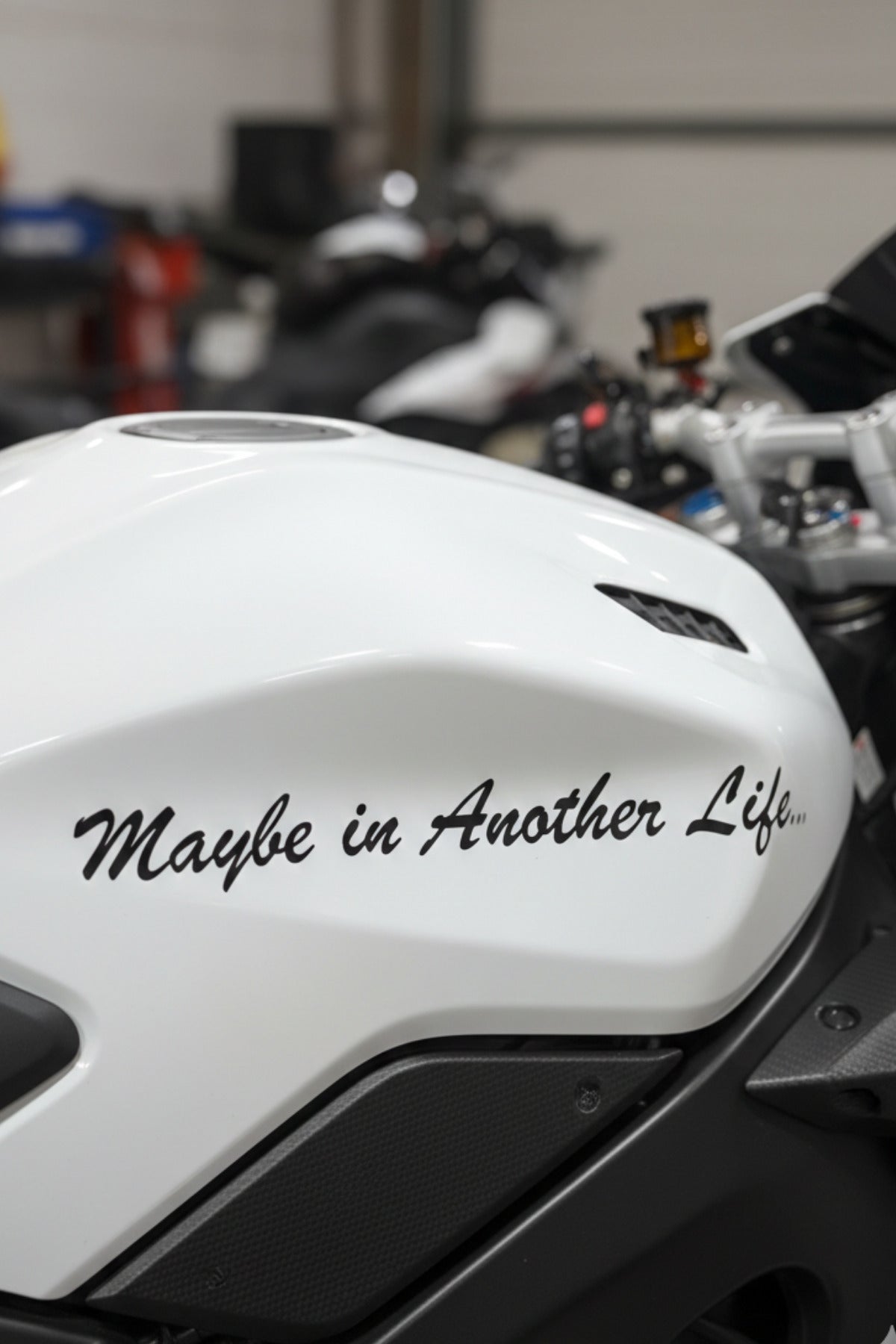 Motosiklet ve Kask için Maybe in Another Life Sticker (20CM)