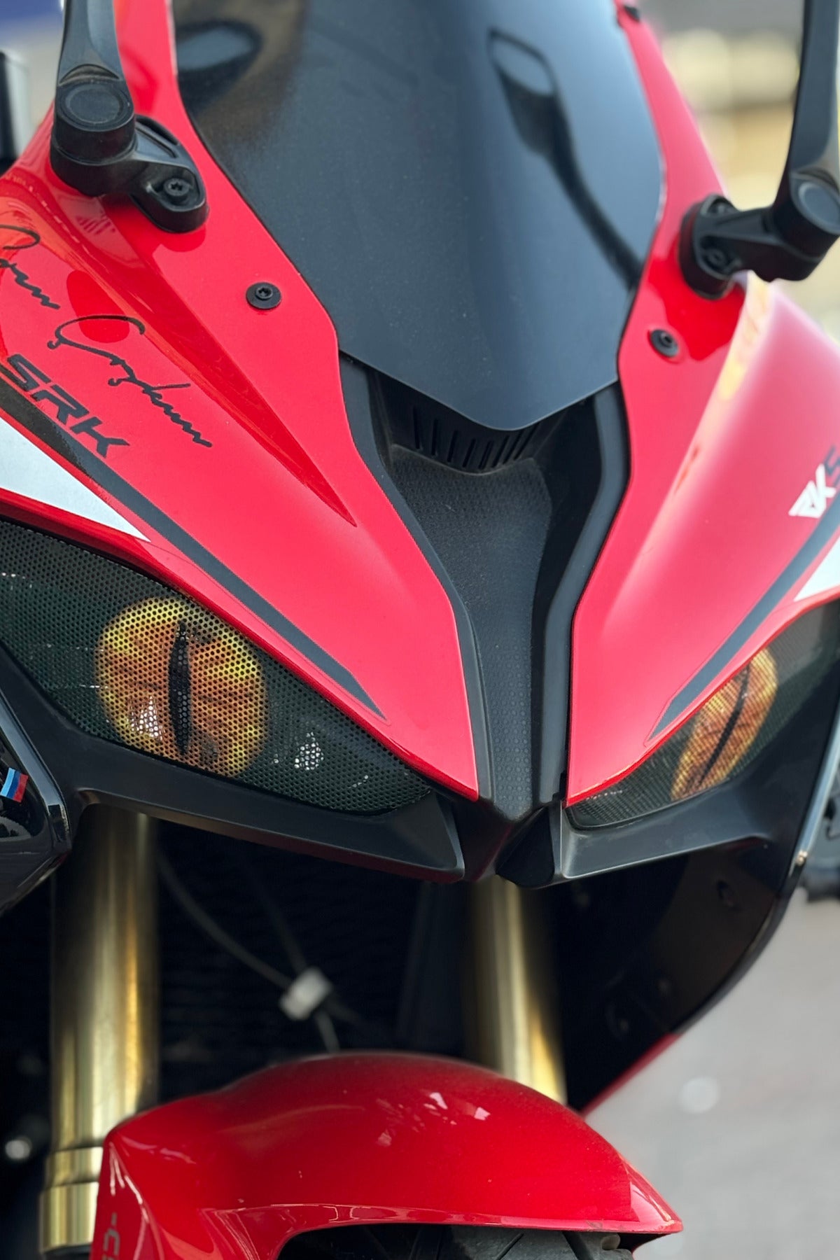 RKS SRK125 için Far Üstü Sticker Delikli Aydınlatma Engellemez (Sağ ve Sol)