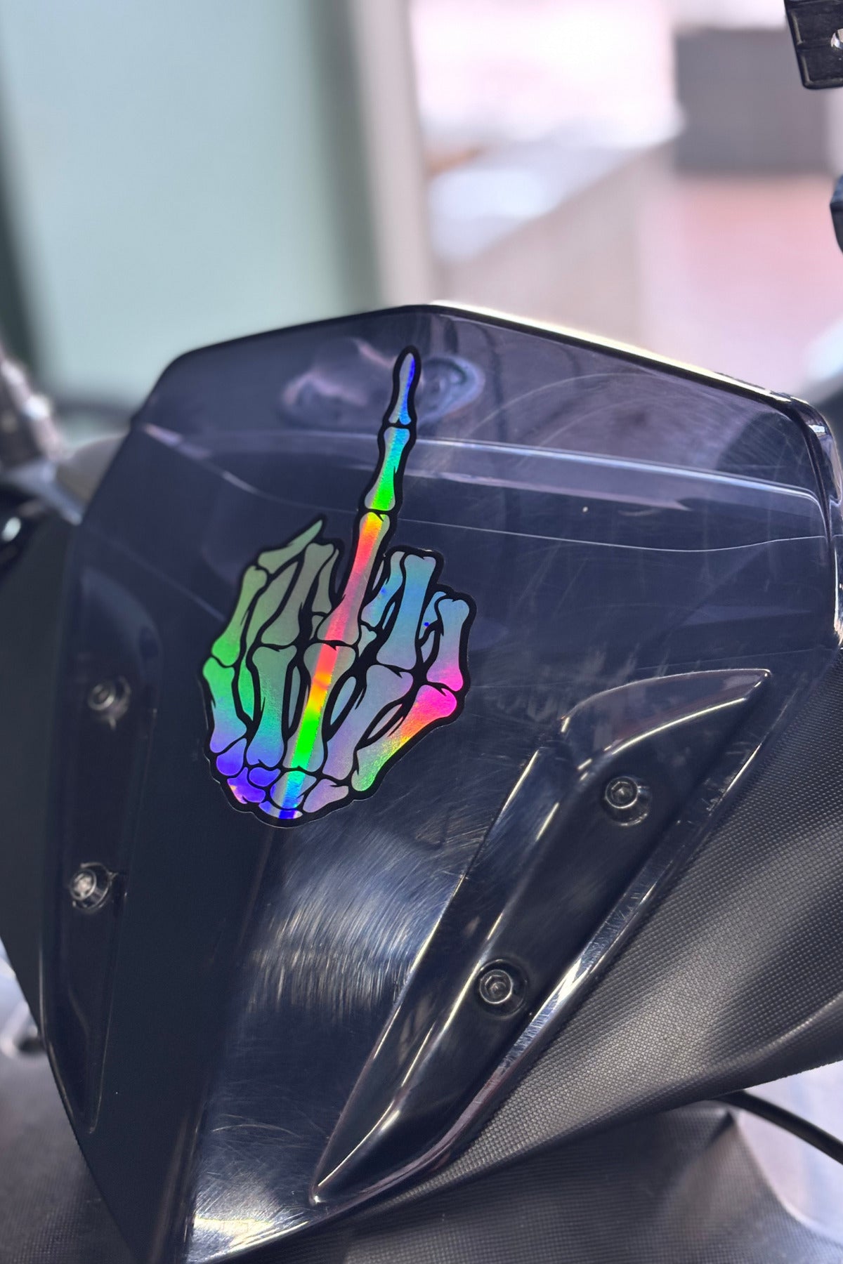 Motor ve Araba için Kemikli Hologramlı Orta Parmak Sticker (12CMx8CM)