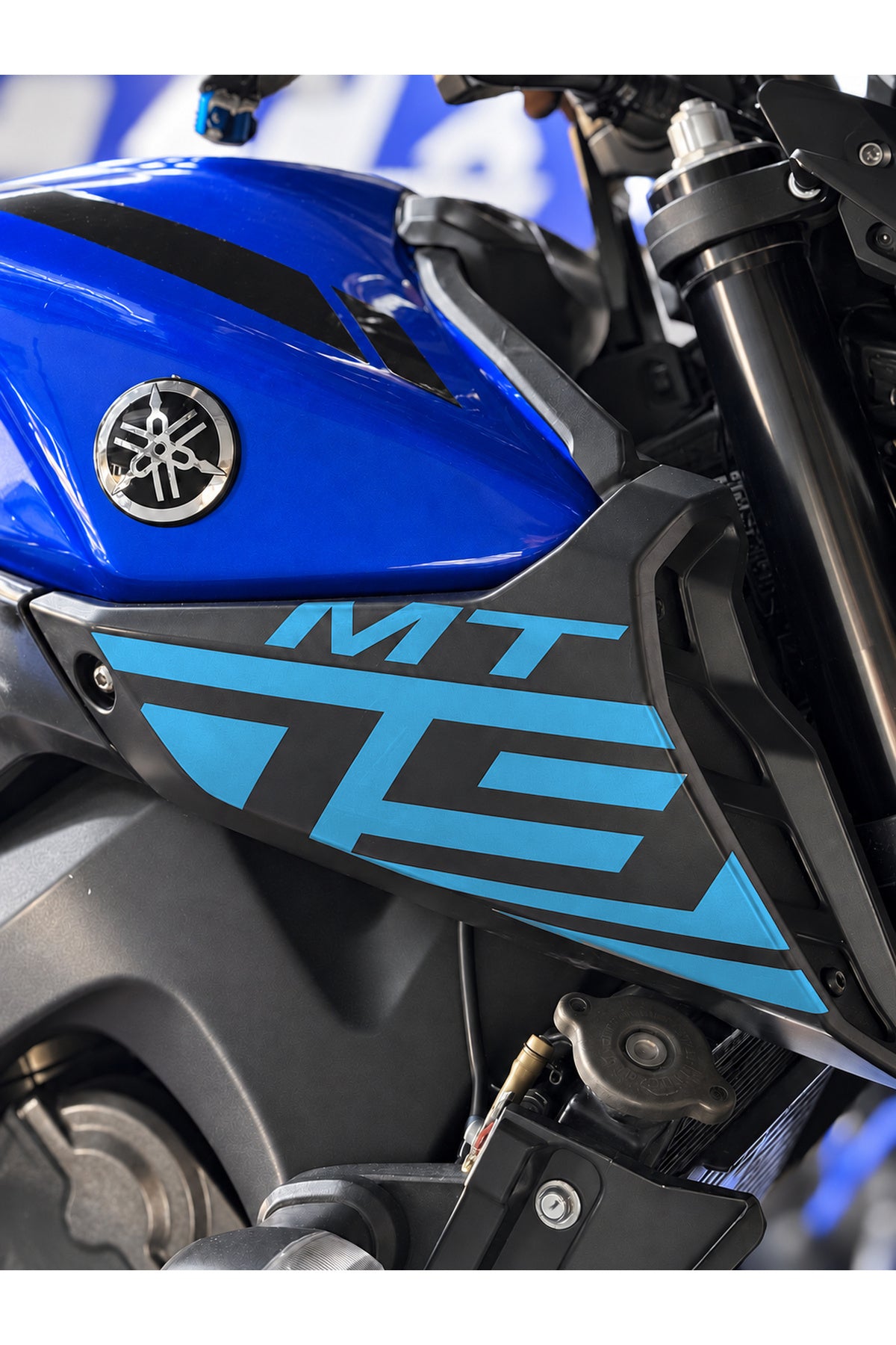 Yamaha MT-09 için Yan Grenajlara Uyumlu Kaplamalı MT-09 Sticker Etiket (2018-2019-2020)