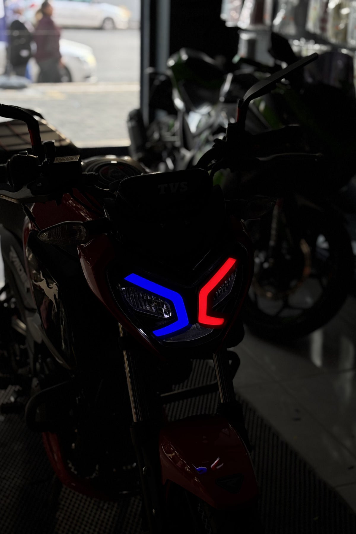 TVS Raider Gündüz Farı için Renkli Far Filmi Sticker