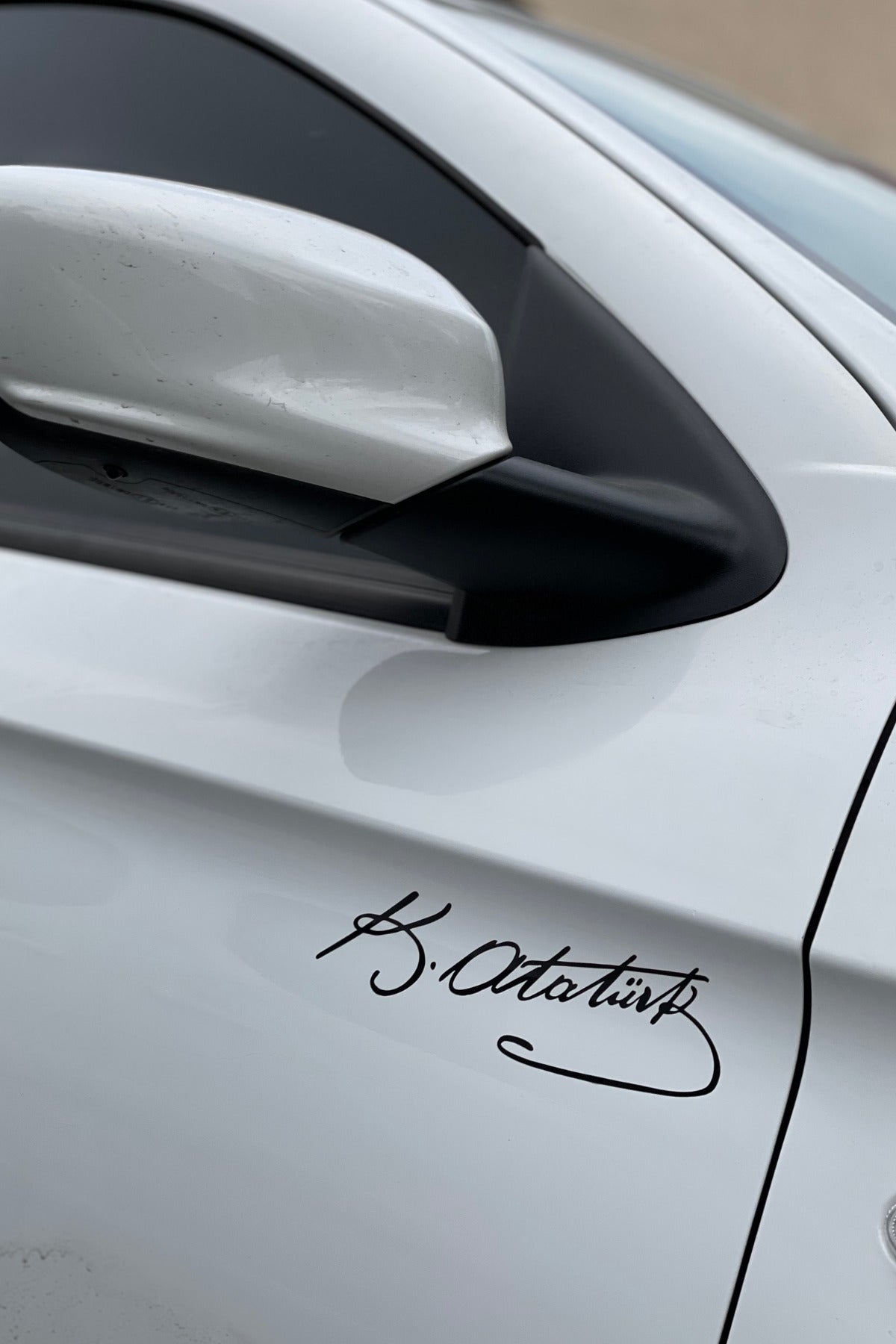 Araba ve Motor için Siyah Renk Mustafa Kemal Atatürk İmza Sticker Etiket (1 Adet)