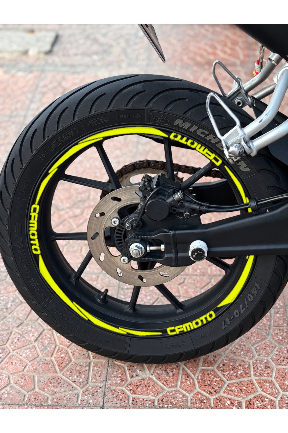 CFMOTO Motosikletler için 17 Inch Tüm Jantlara Uyumlu Universal Jant Şeridi+CFMOTO Yazıları (Ön ve Arka Janta Yeterli)