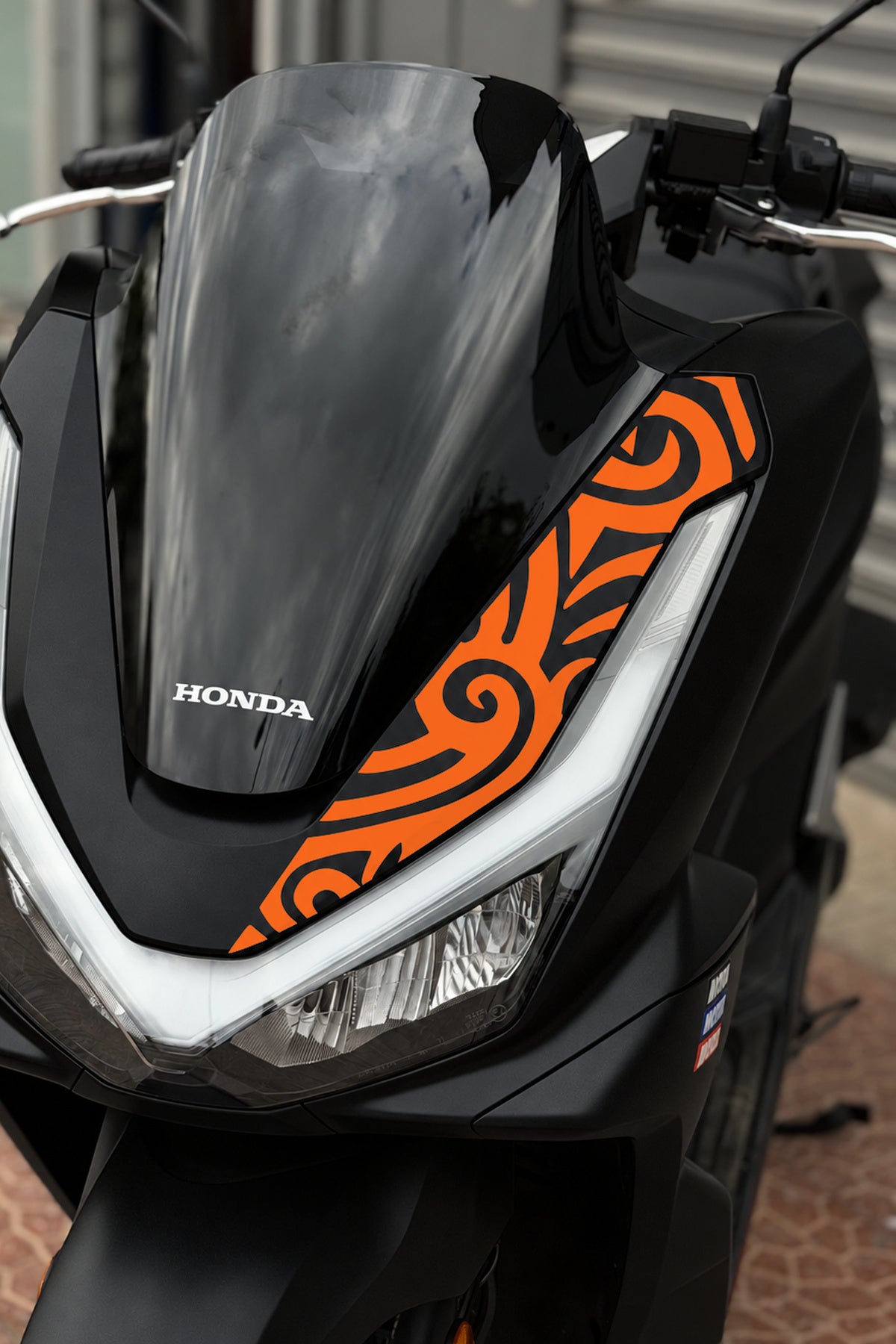 Honda PCX Deluxe 2025-2026 Yeni Kasa için Dövme Tribal Desen Sticker Etiket (1 Adet)