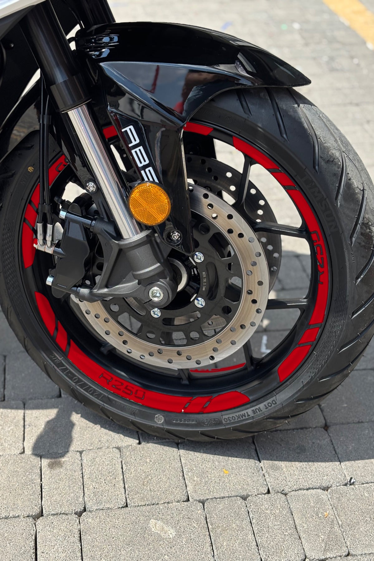 RKS R250 için 12 Parça R250 Yazılı Jant Şeridi Sticker Seti (Ön Arka Sağ Sol Yeterli)