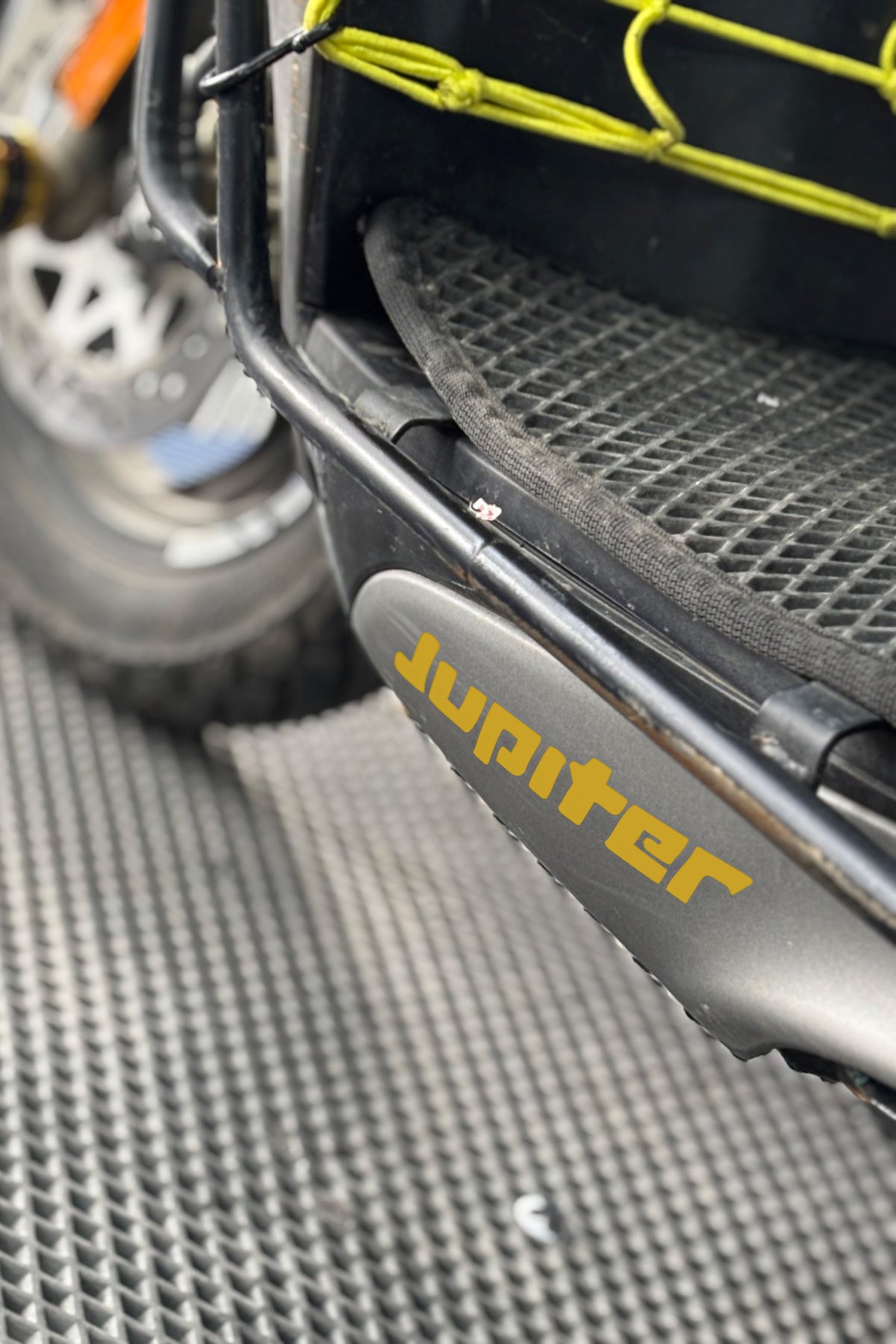 TVS Jupiter 125 için Alt Sakal Jupiter Yazıları Sticker (15CMx3CM)(2 Adet)