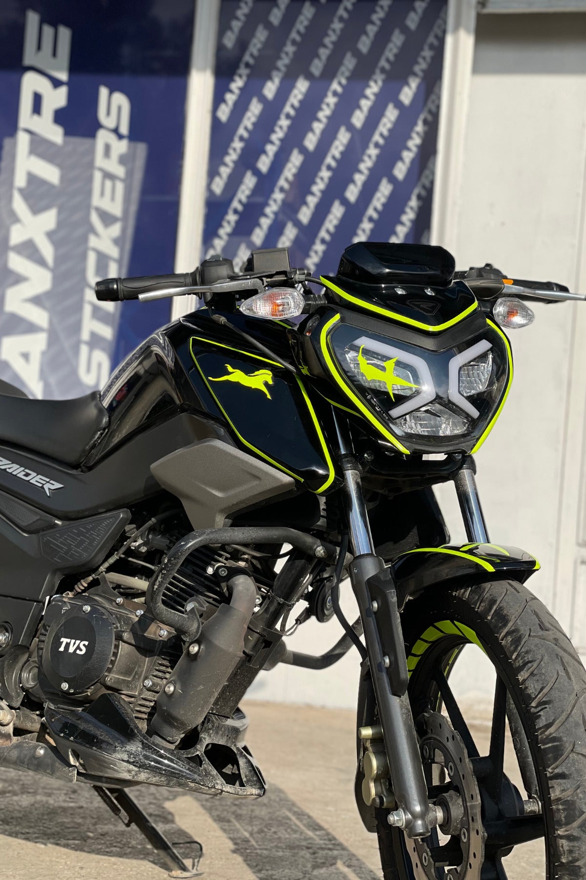 TVS Raider 125 için Neon Sarı Komple Sticker Etiket Seti (17 Parça )
