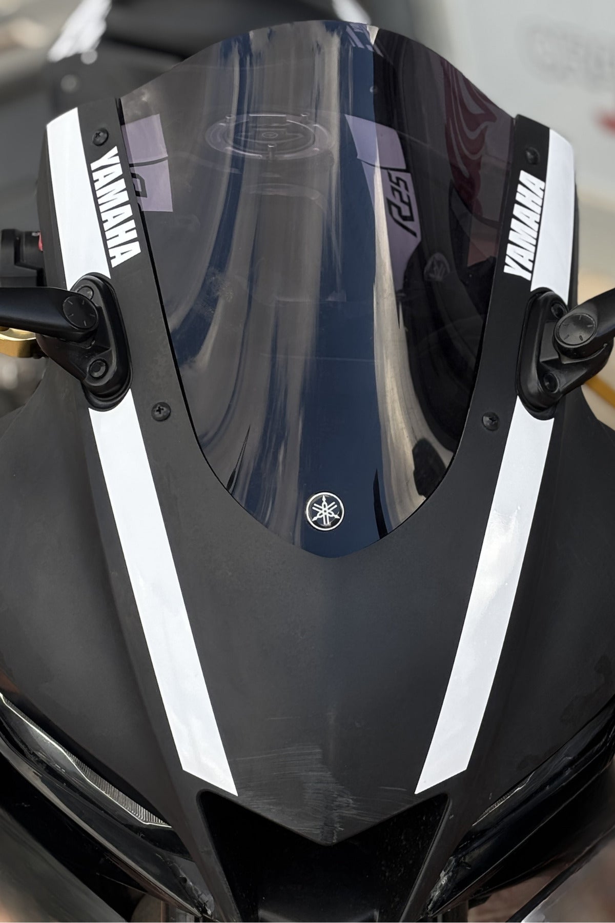 Yamaha R25 için Kafa Detay Sticker Seti (2019-2020-2021-2022-2023-2024)