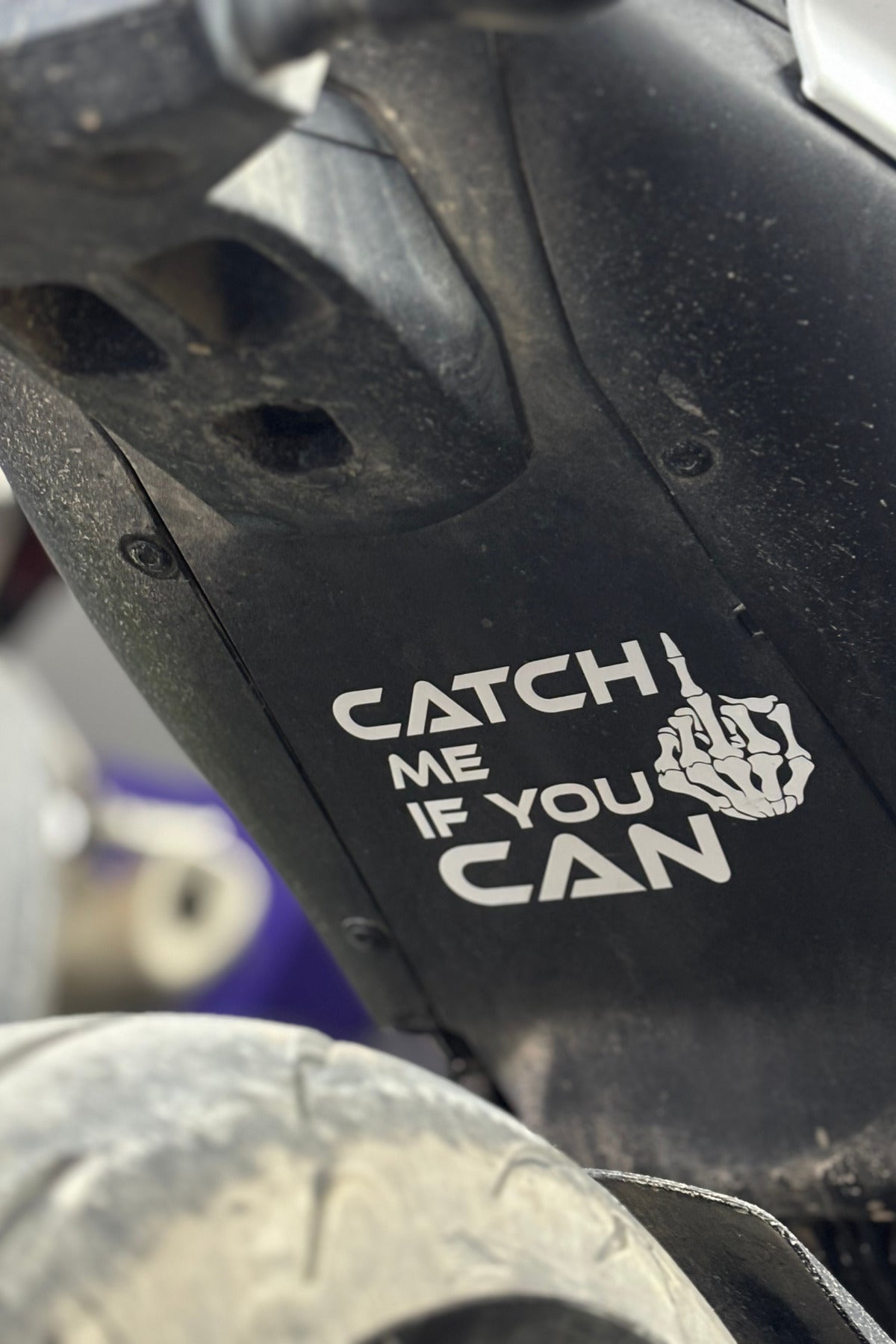 Motosiklet ve Depo için Catch me If You Can Orta Parmak Sticker (14CMx10CM)