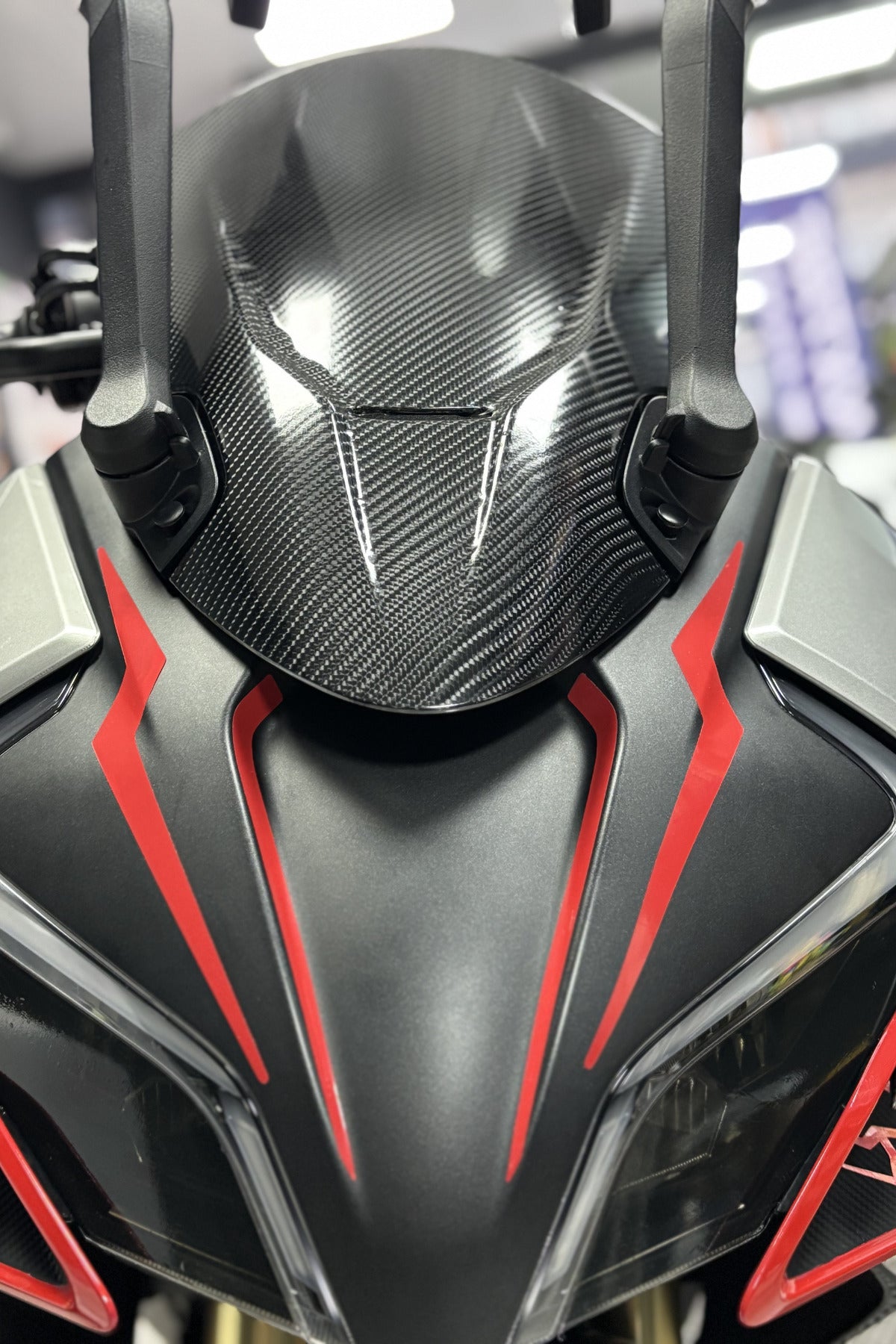 CF MOTO 450 SR için Kırmızı Renk Far Kaşı Sticker Etiket (4 Parça)