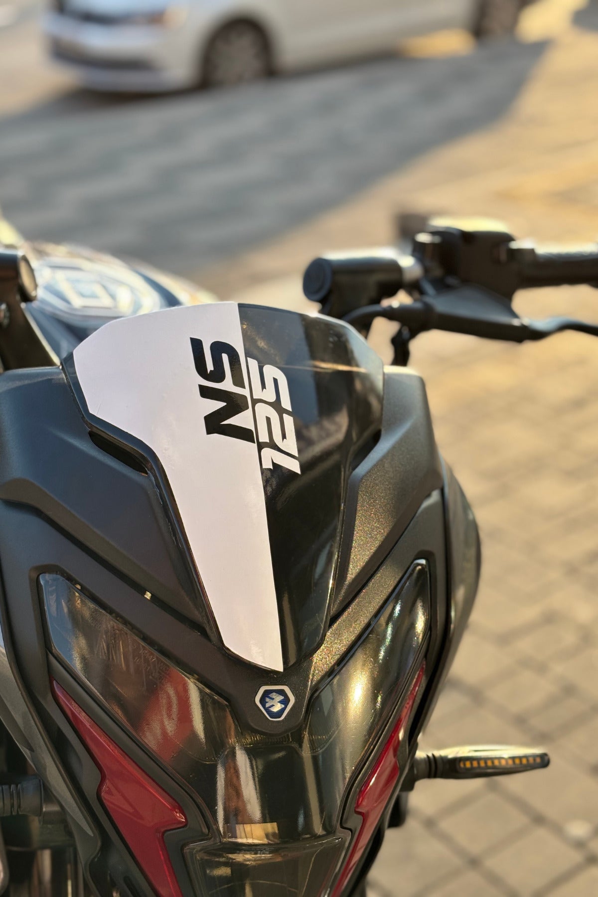 BAJAJ NS125 için Beyaz Renk Kafa Drenajı için Sticker