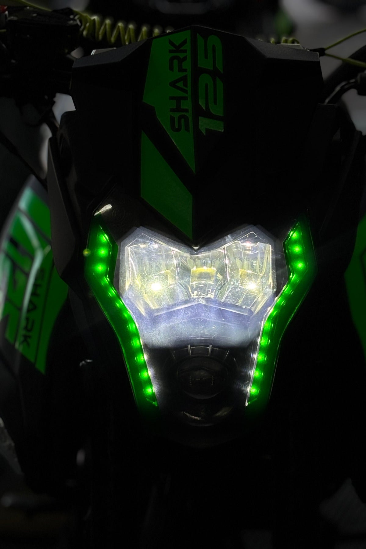Arora Shark 125 için Far Filmi Sticker (Sağ-Sol)