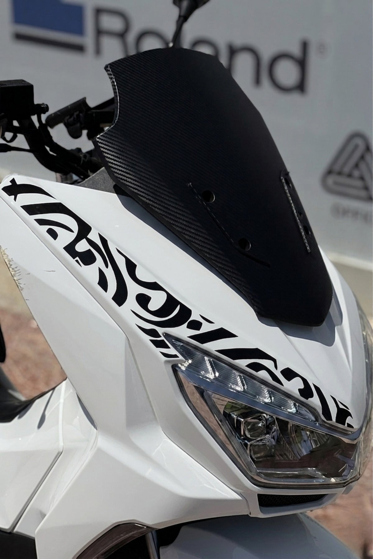 Mondial Strada Scooter için. Far Üstü Tribal Dövme Sticker (1 Adet Tam Uyumlu)