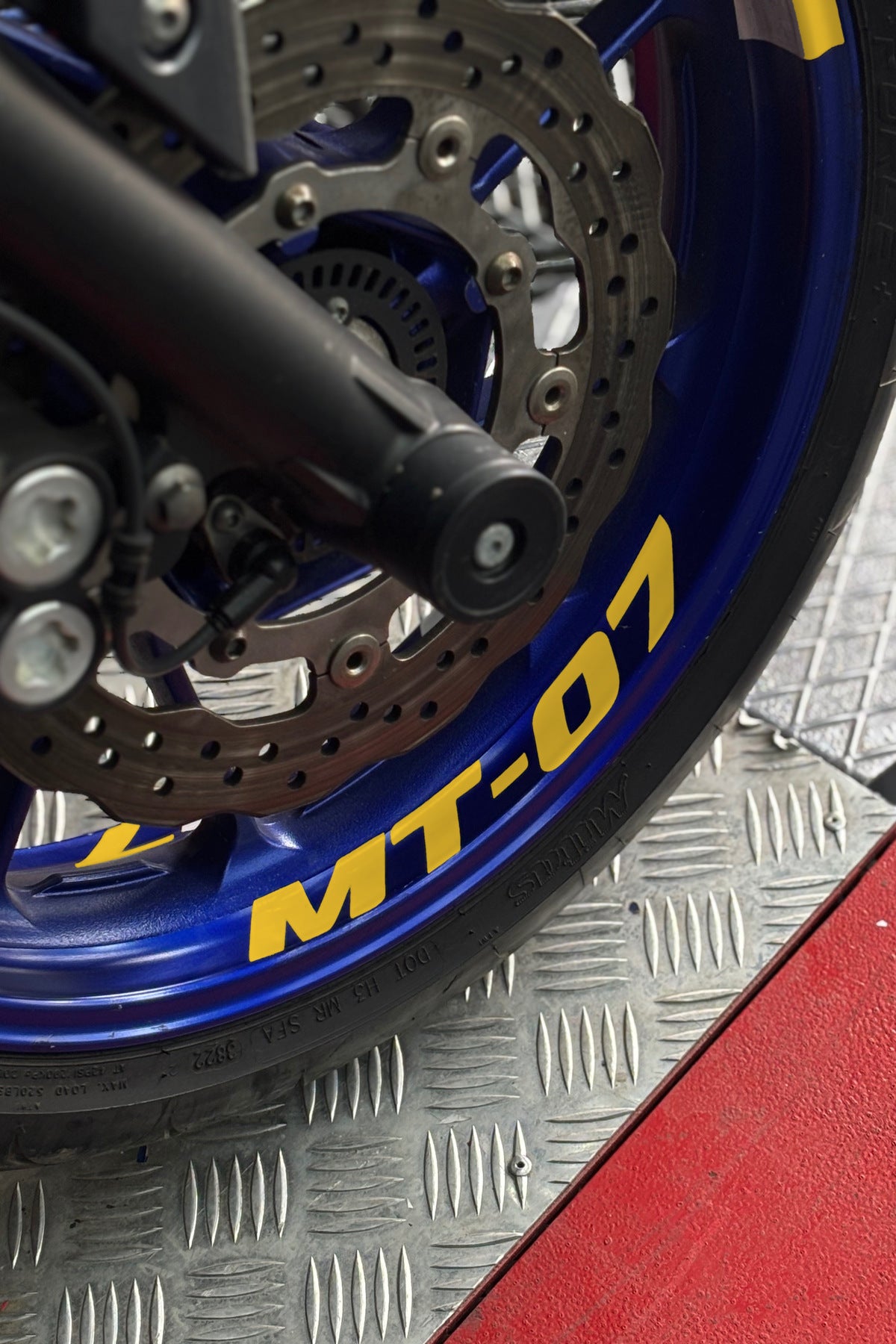 Yamaha MT-07 için Jant içi MT-07 Yazı Sticker Etiket ( 4 Adet) (Tüm Yıllara Uyumlu)
