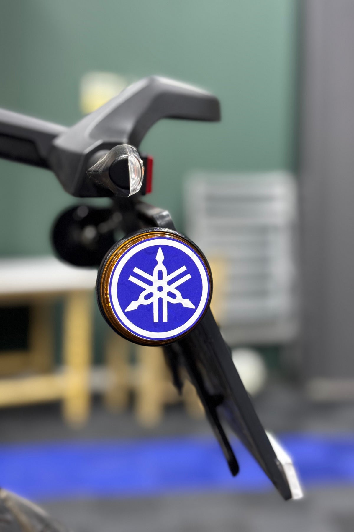 Yamaha Motosiklet Grubu Kedigözü Reflektörü için 5CMx5CM Sticker Etiket (2 Adet)