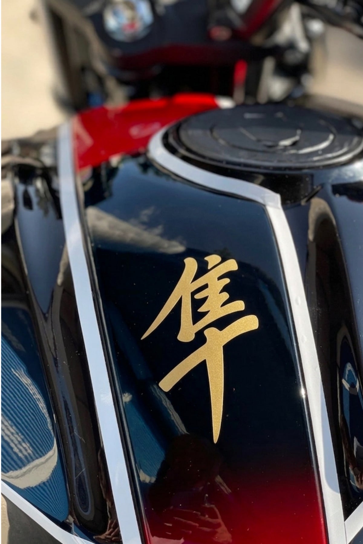 Motor-Araba-Kask için Dekoratif Japonca Yazı Mat Gold Hayabusa Logo Sticker Etiket 10CM