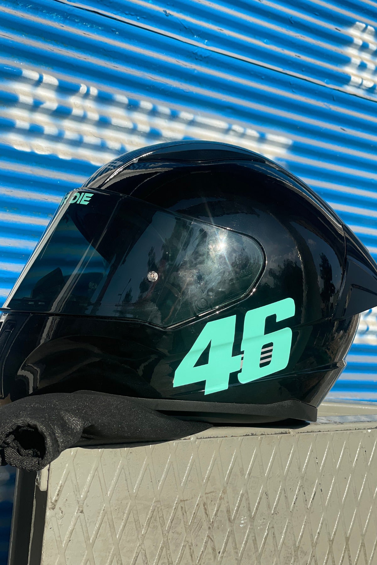 Motor ve Kask için Orafol Nane Yeşil Renk 46 Yarış Stili Sticker Etiket 12CMx6CM ( 1 Adet)