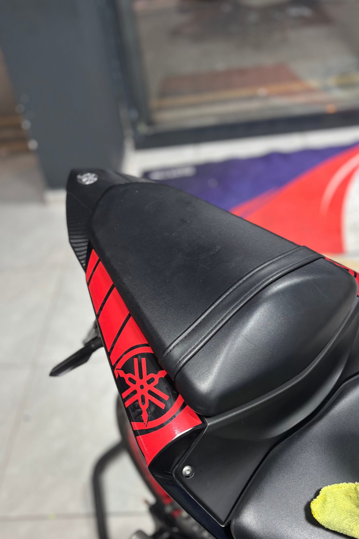 Yamaha Motor Grubu için Kırmızı Renk Kuyruk Sticker Etiket (2 Parça)