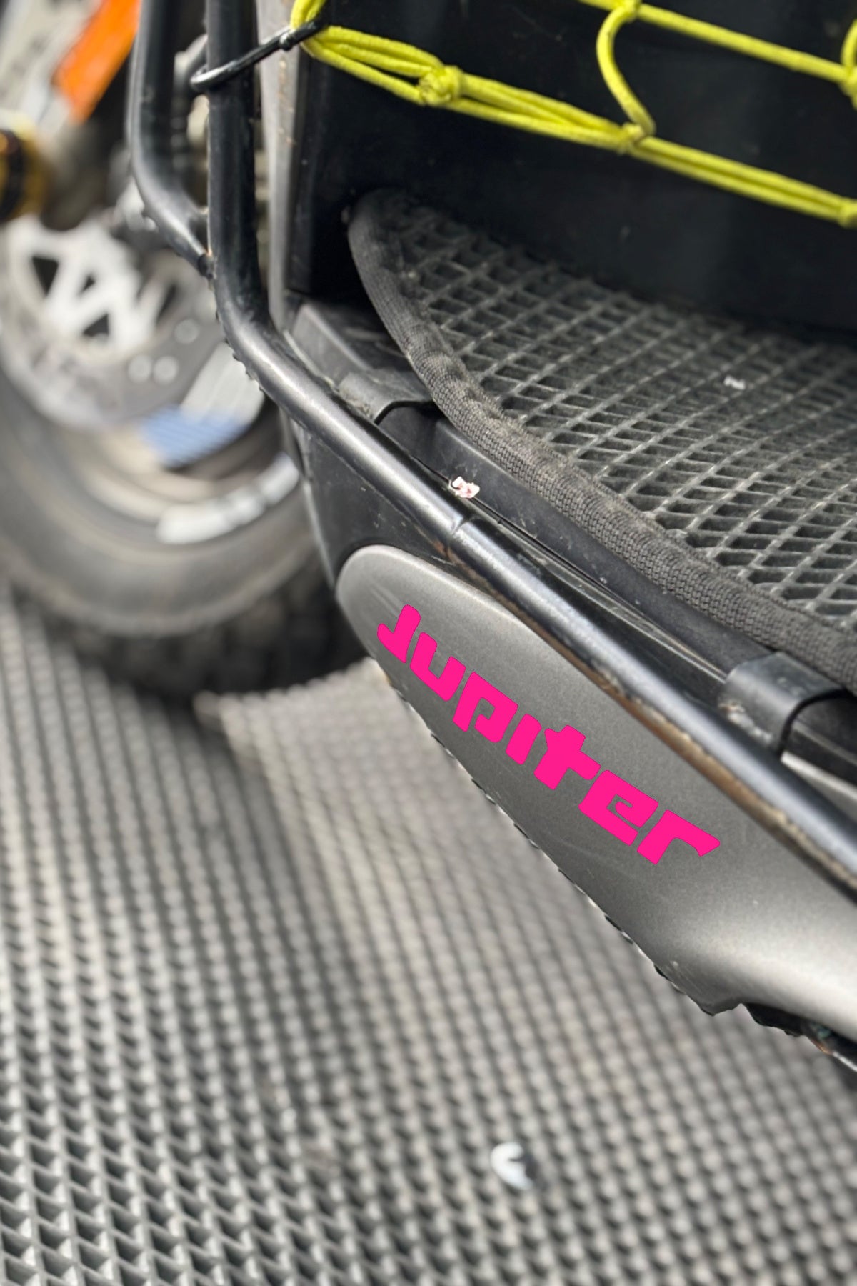 TVS Jupiter 125 için Alt Sakal Jupiter Yazıları Sticker (15CMx3CM)(2 Adet)