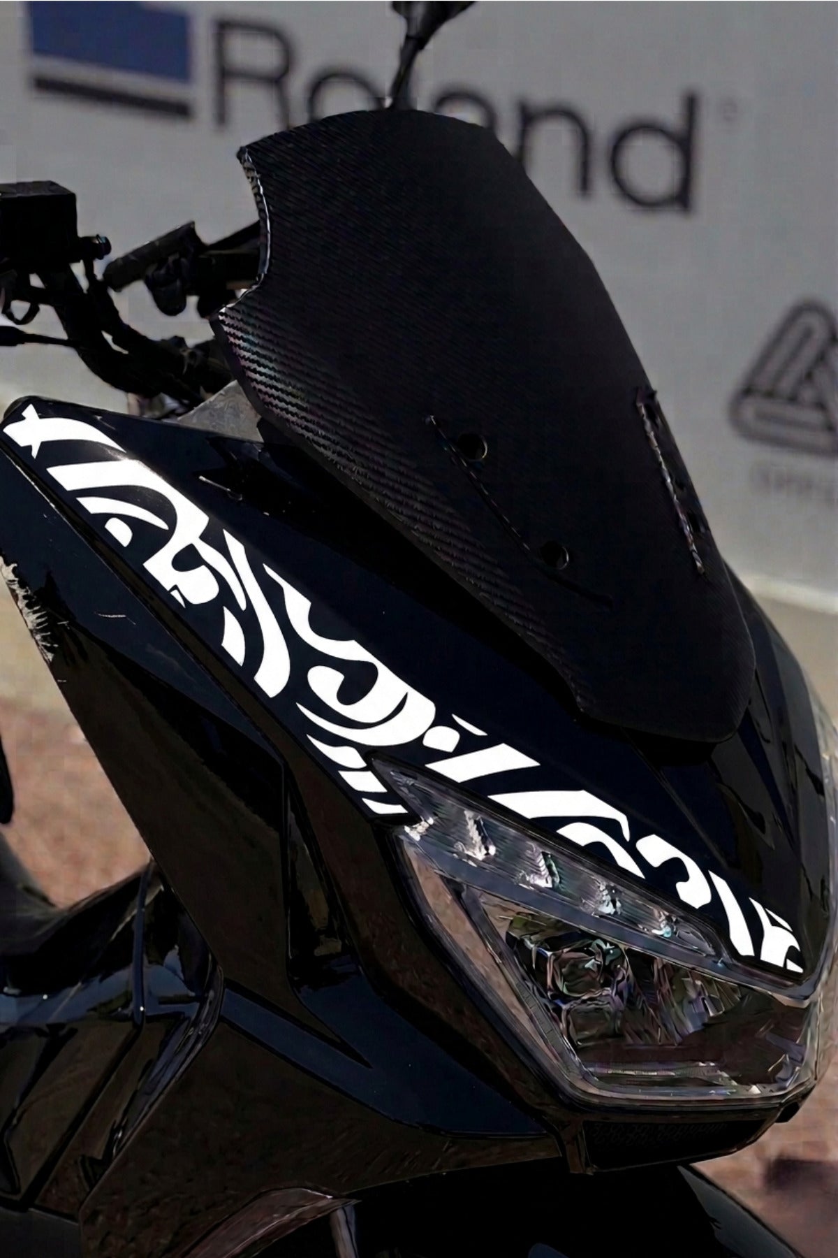 Mondial Strada Scooter için. Far Üstü Tribal Dövme Sticker (1 Adet Tam Uyumlu)