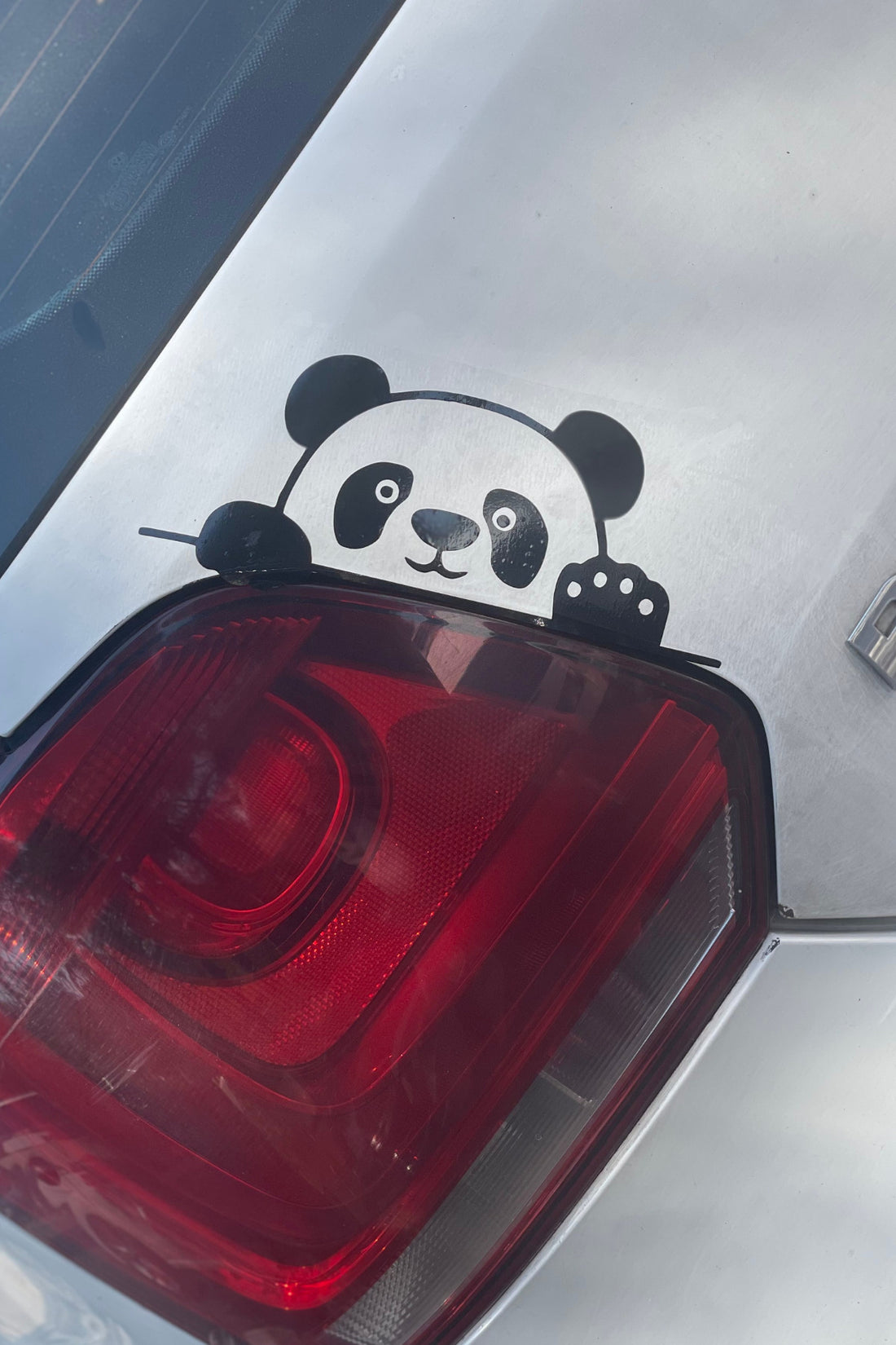 Araba için Bagajdan Bakan  Panda Sticker Etiket Tüm Araçlara Uyumlu (1 Adet)