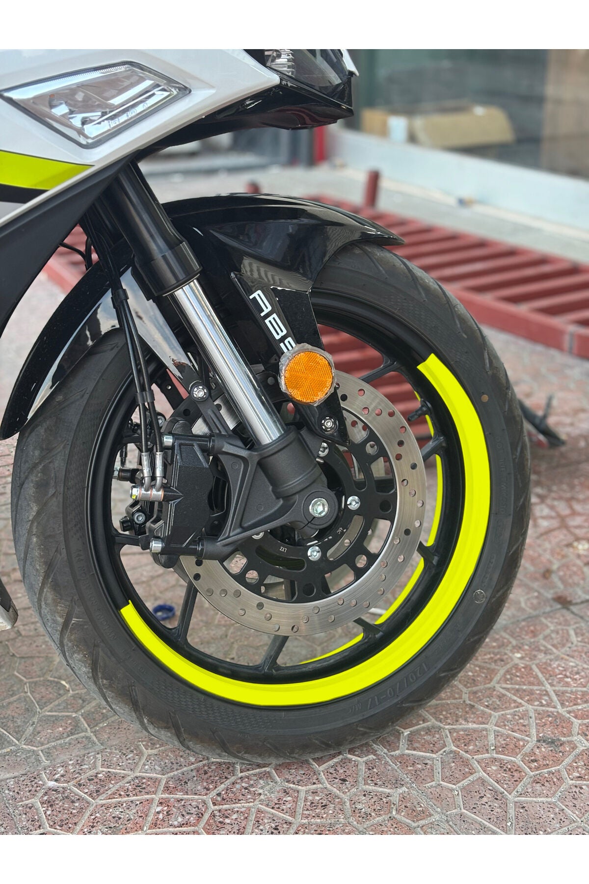 17 Inch Jantlara Uyumlu 4 Parça Yarım Jant Şeridi Sticker Seti (1 Motora Tam Yeter)