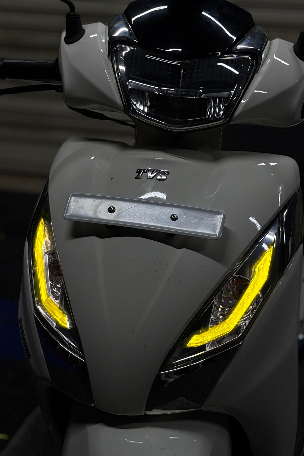 TVS Jupiter 125 için Gündüz Ledlerine Uyumlu Far Tasarım Sticker Seti (Sağ ve Sol)
