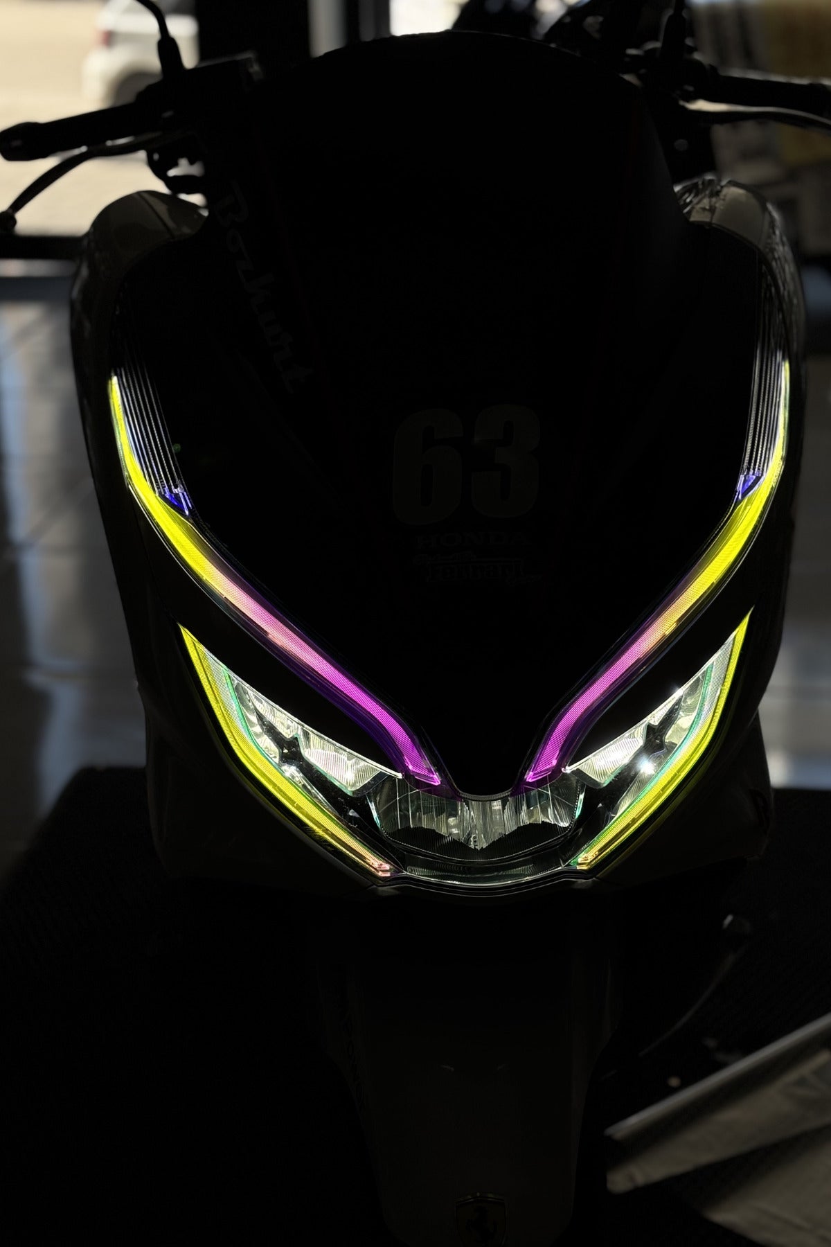 Honda PCX (2018-2020) için Far Tasarım Folyosu Sticker