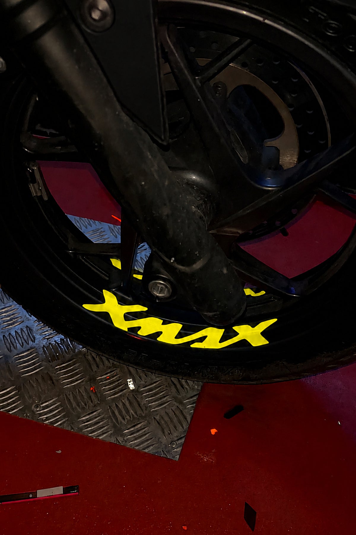 Yamaha Xmax için Uyumlu Reflektörlü Jant içi Xmax Yazısı ( 4 Adet)