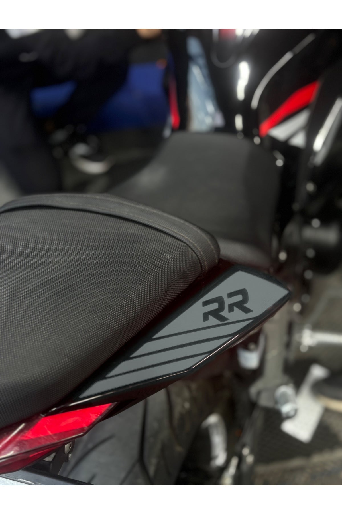 RKS R250-M250 için RR Yazılı Kuyruk Sticker Etiket (Sağ ve Sol )