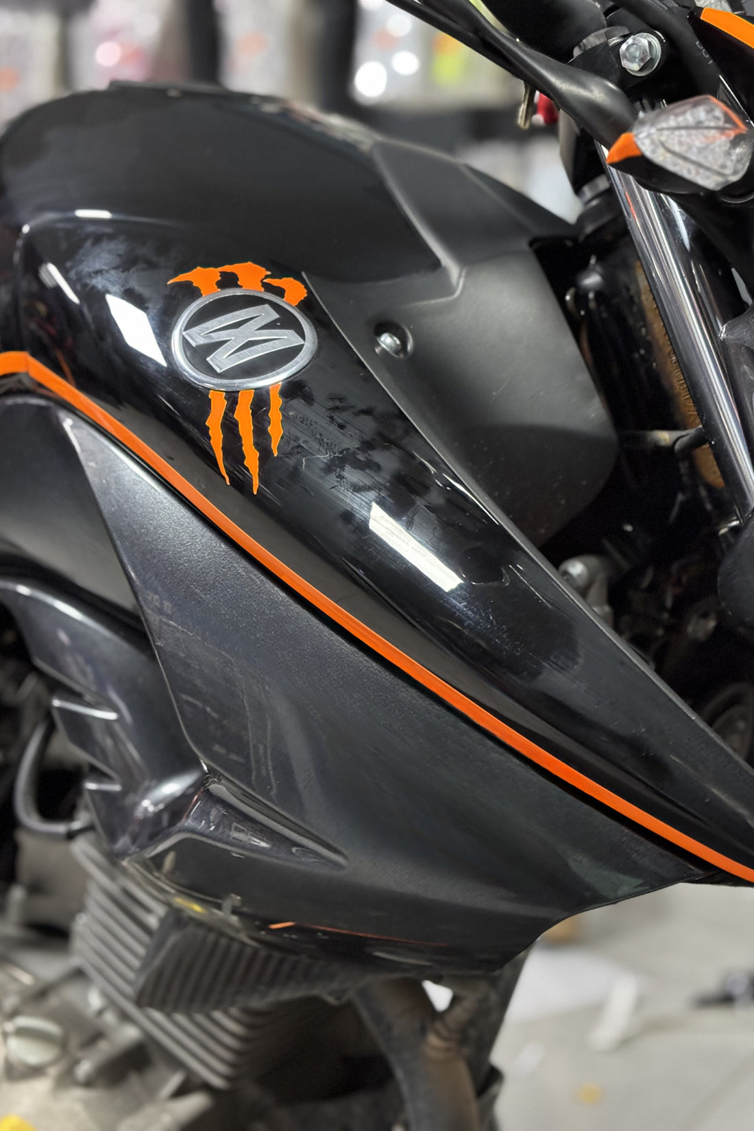 Motor-Araba-Kask için Oracal Neon Turuncu M0NSTER Sticker Etiket (1 Adet)