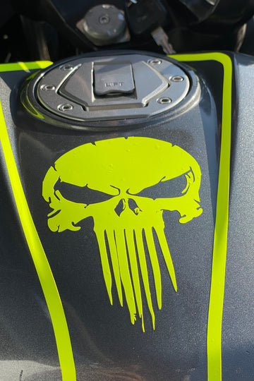 Araba-Kask-Motor için Neon Sarı Punısher Kuru Kafa Sticker Etiket 14CMx9CM (1 Adet)