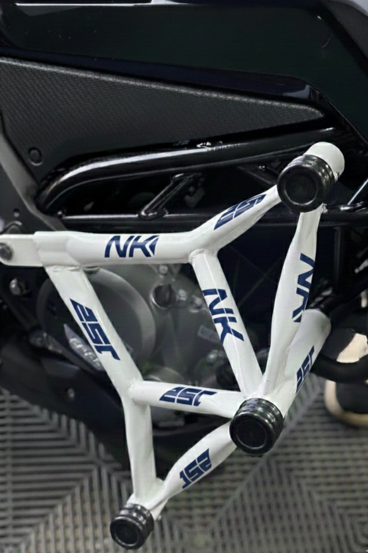 CFMOTO NK250 için Demir Koruma Yazılı Sticker Seti